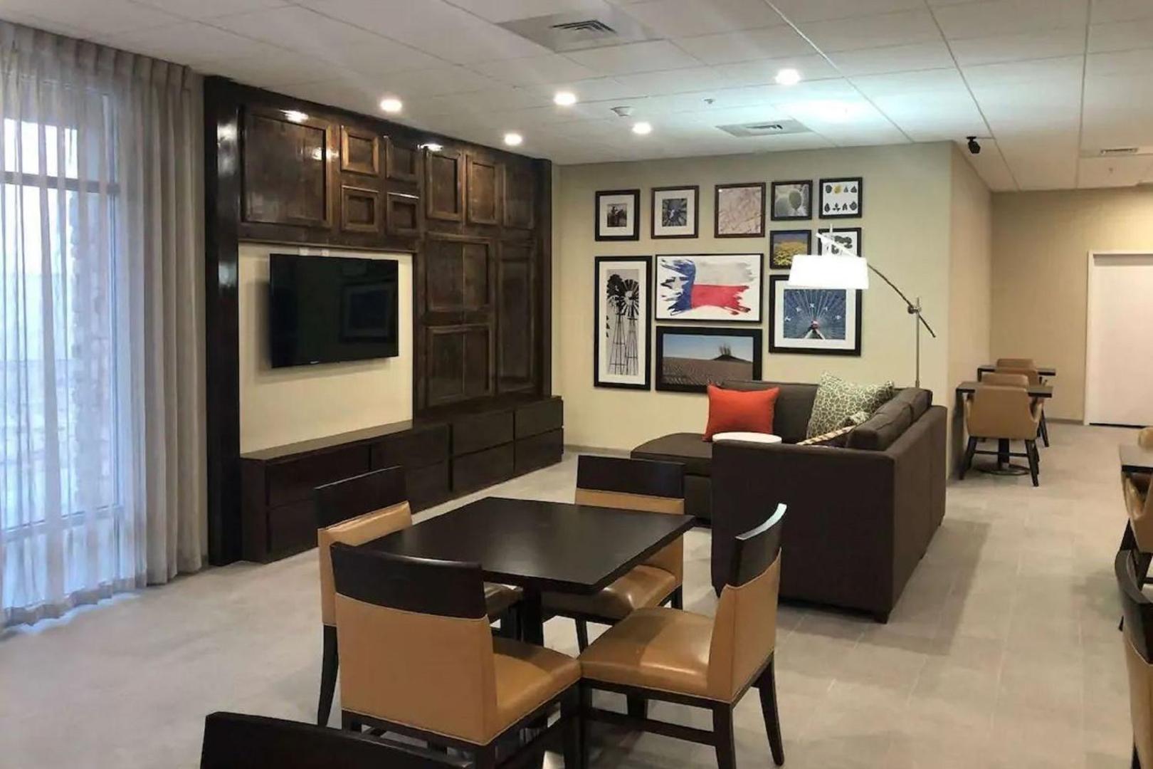 Hawthorn Extended Stay by Wyndham Monahans