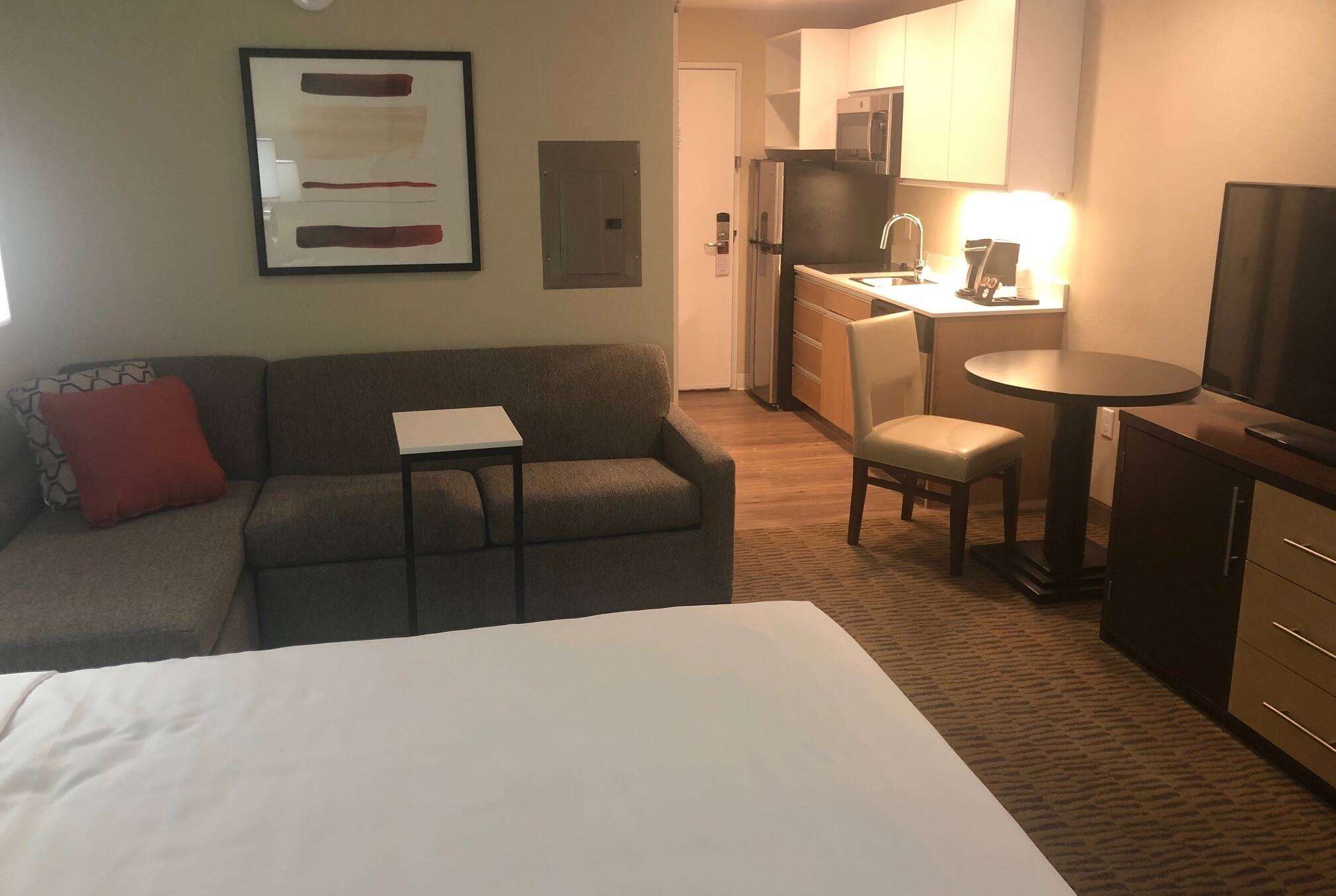 Hawthorn Extended Stay by Wyndham Monahans