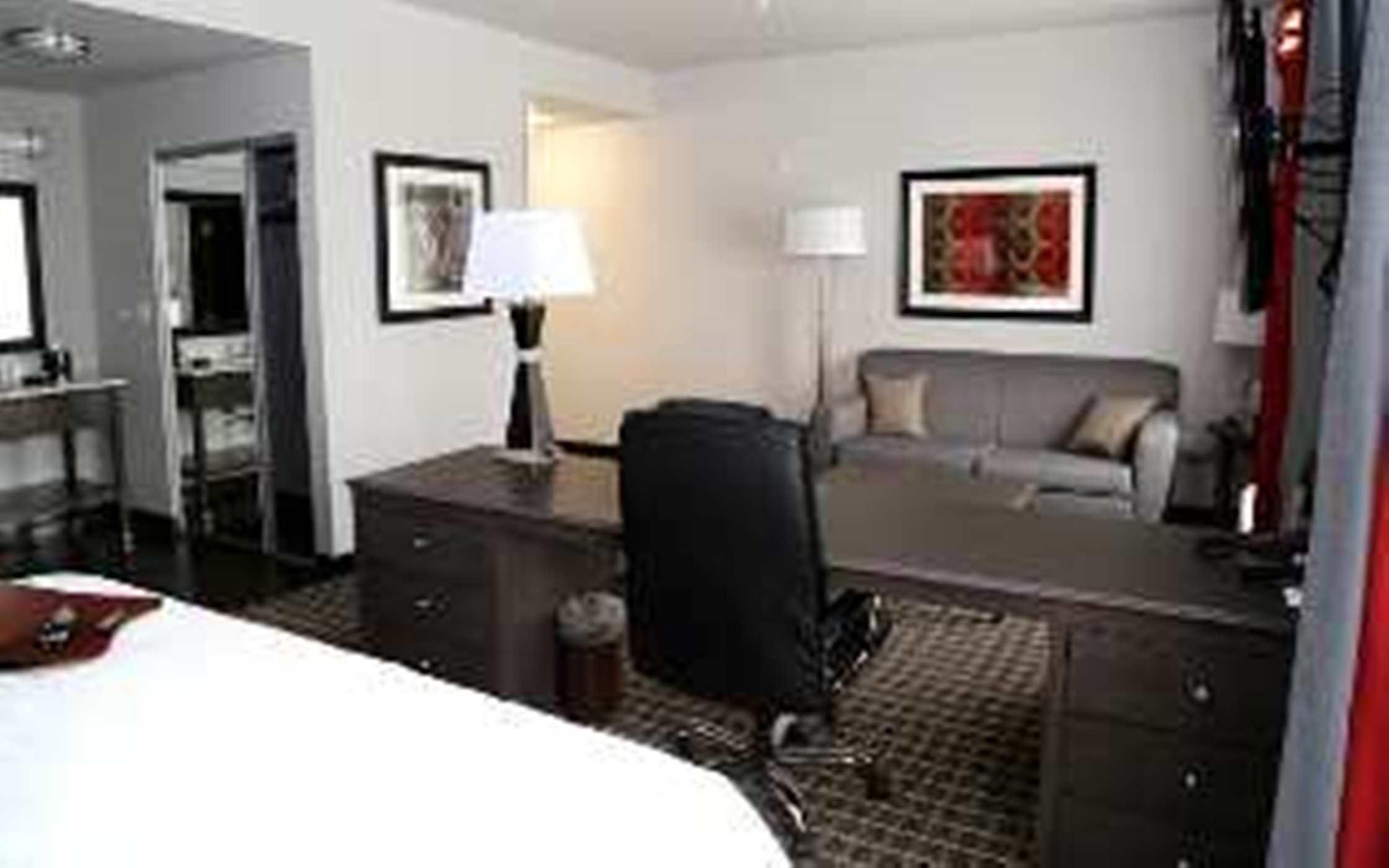 Quality Inn & Suites Quality Inn & Suites