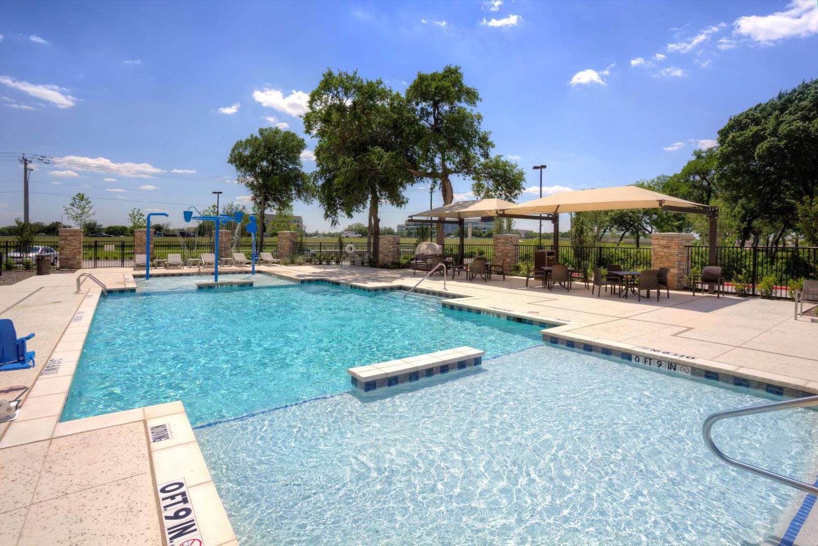 Hampton Inn & Suites Dallas/Plano-East Hampton Inn & Suites Dallas/Plano-East