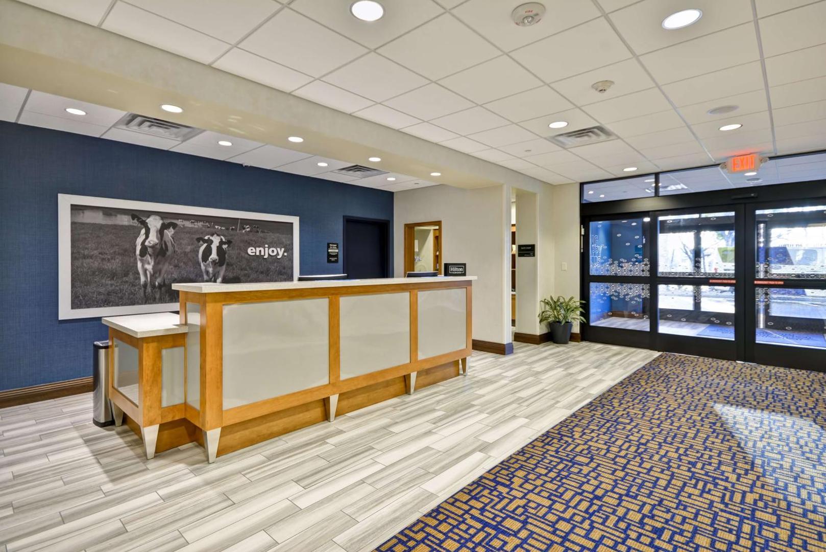 Hampton Inn & Suites Dallas/Plano-East Hampton Inn & Suites Dallas/Plano-East