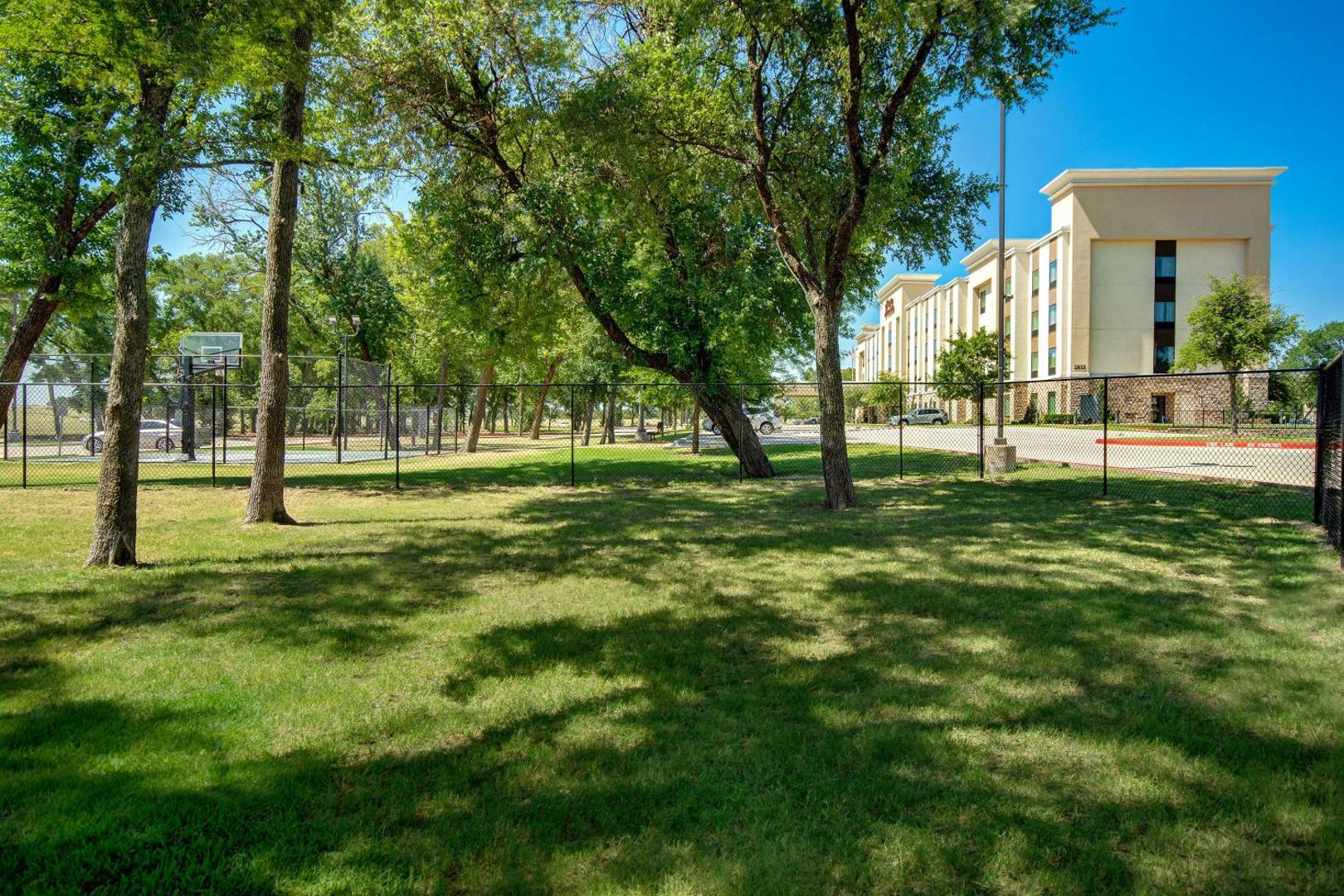 Hampton Inn & Suites Dallas/Plano-East Hampton Inn & Suites Dallas/Plano-East