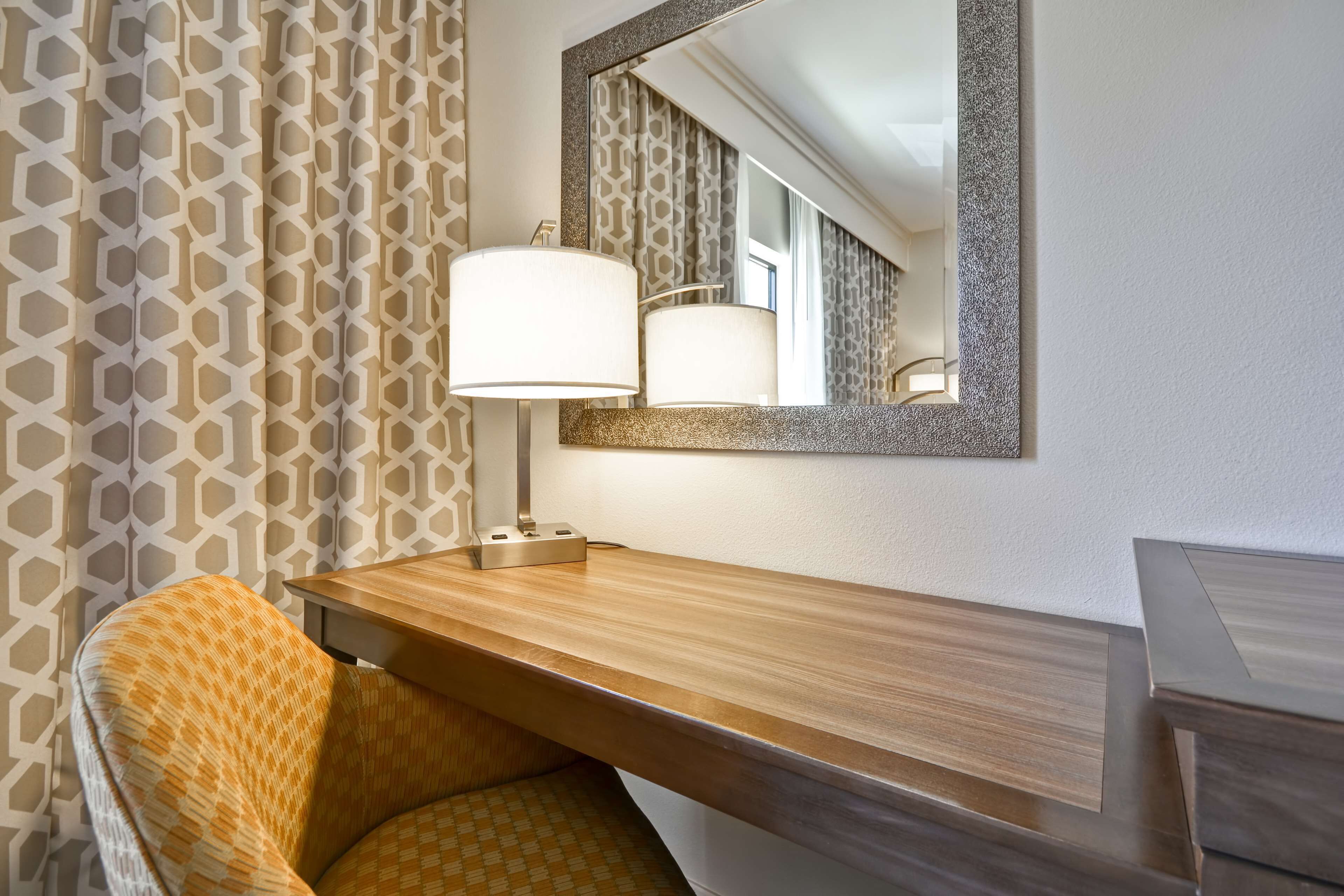 Hampton Inn & Suites Dallas/Plano-East Hampton Inn & Suites Dallas/Plano-East
