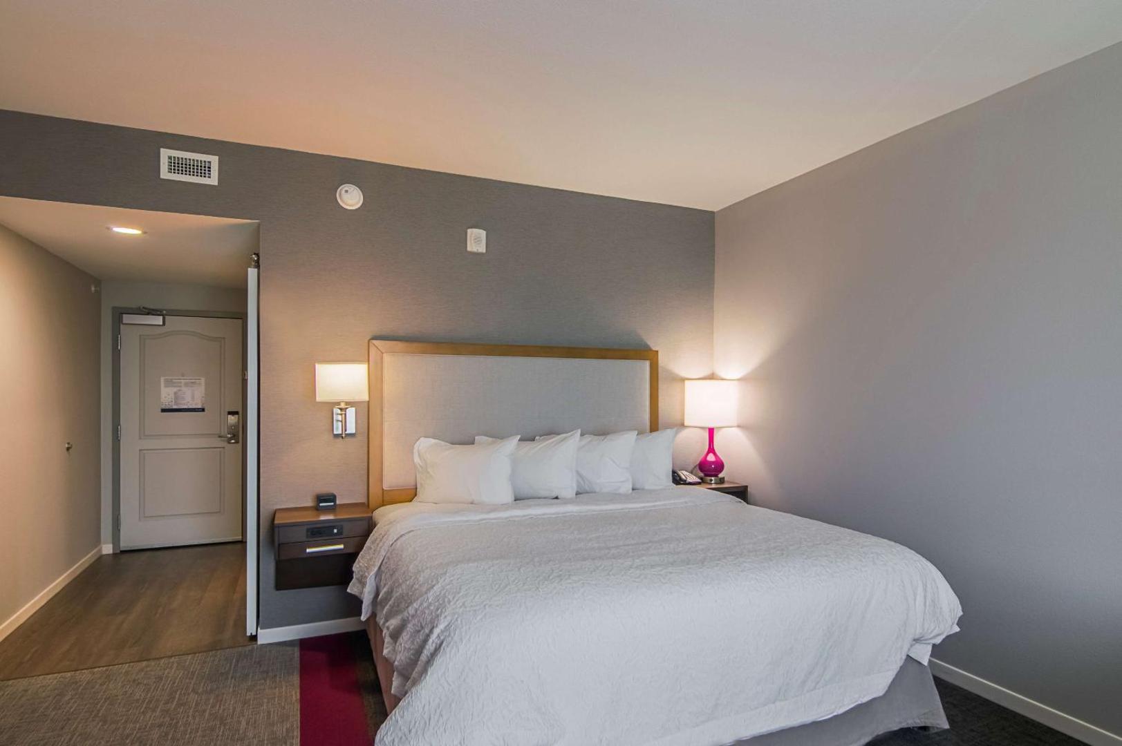 Hampton Inn & Suites Dallas/Richardson Hampton Inn & Suites Dallas/Richardson