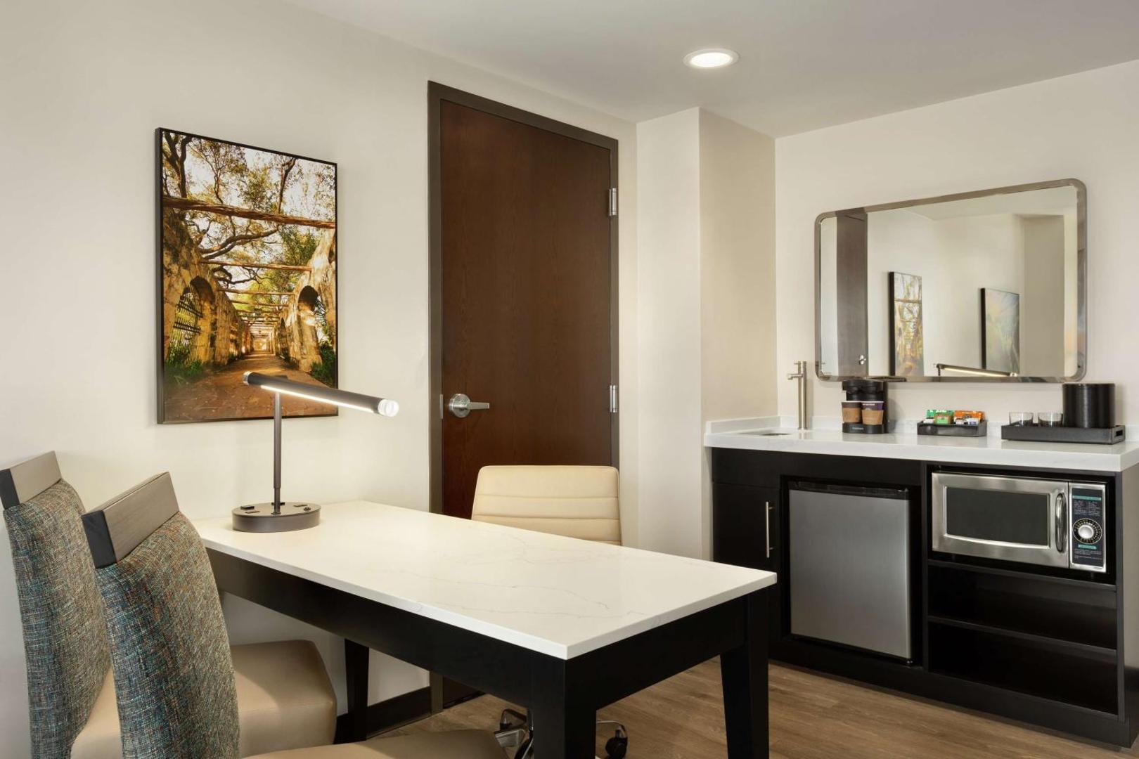 Embassy Suites by Hilton San Antonio Landmark Embassy Suites by Hilton San Antonio Landmark