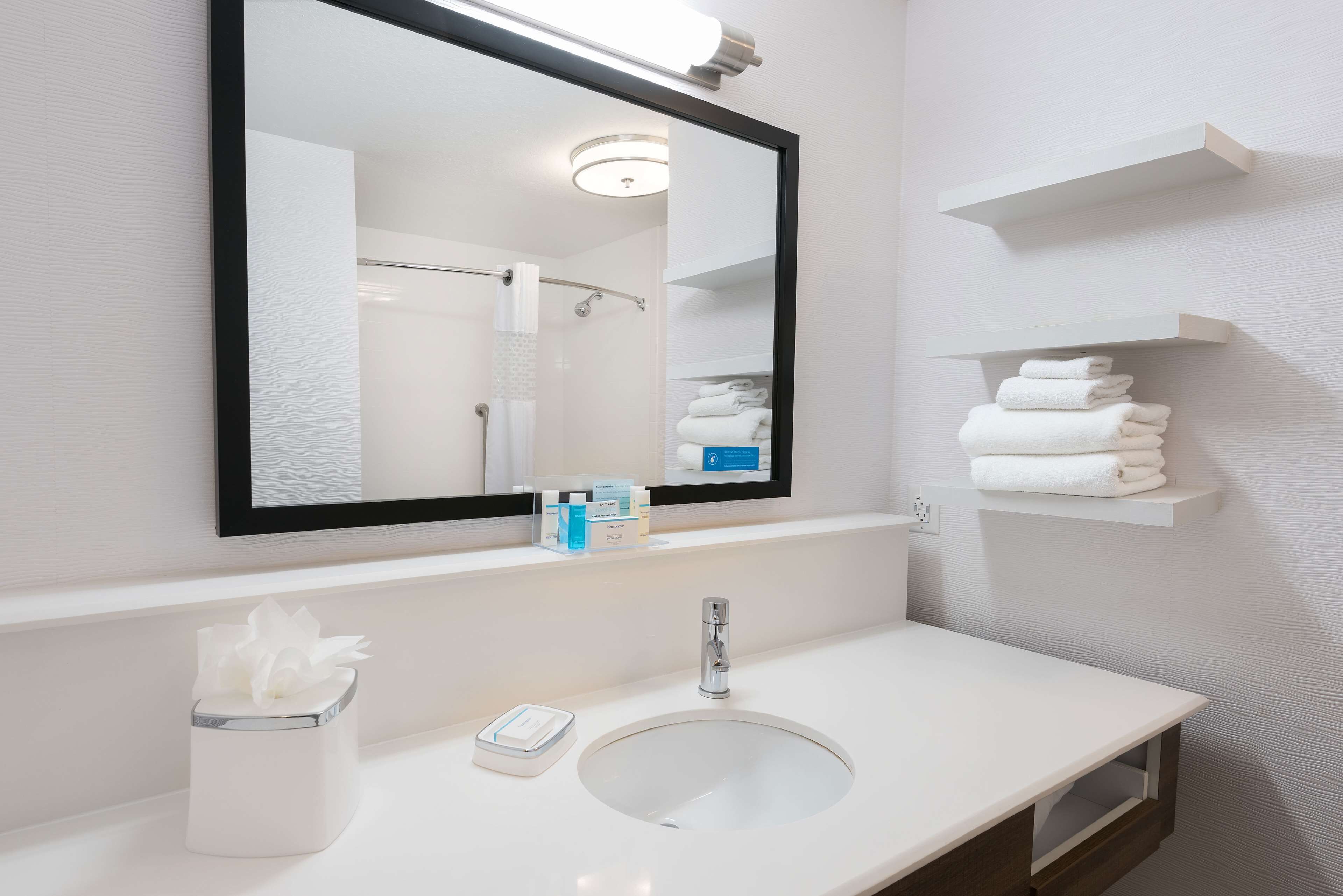 Hampton Inn & Suites San Antonio Brooks City Base Hampton Inn & Suites San Antonio Brooks City Base