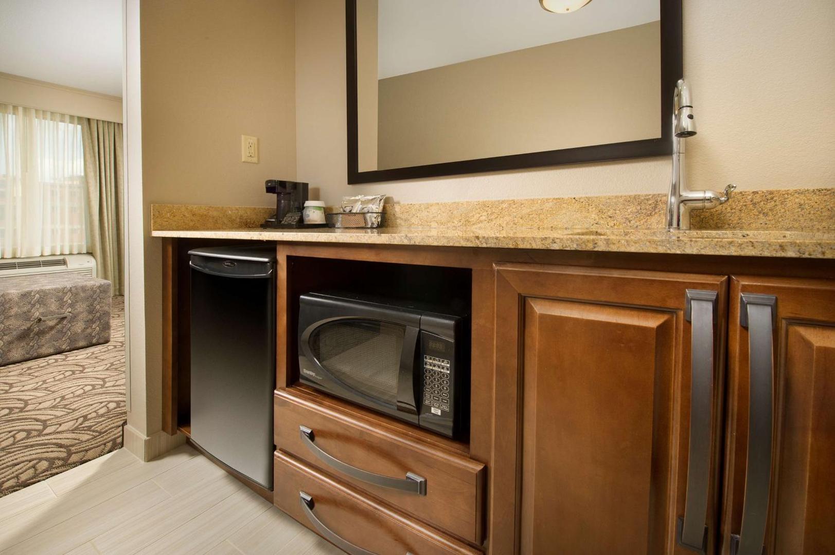 Hampton Inn & Suites San Antonio-Downtown / Market Square Hampton Inn & Suites San Antonio-Downtown / Market Square