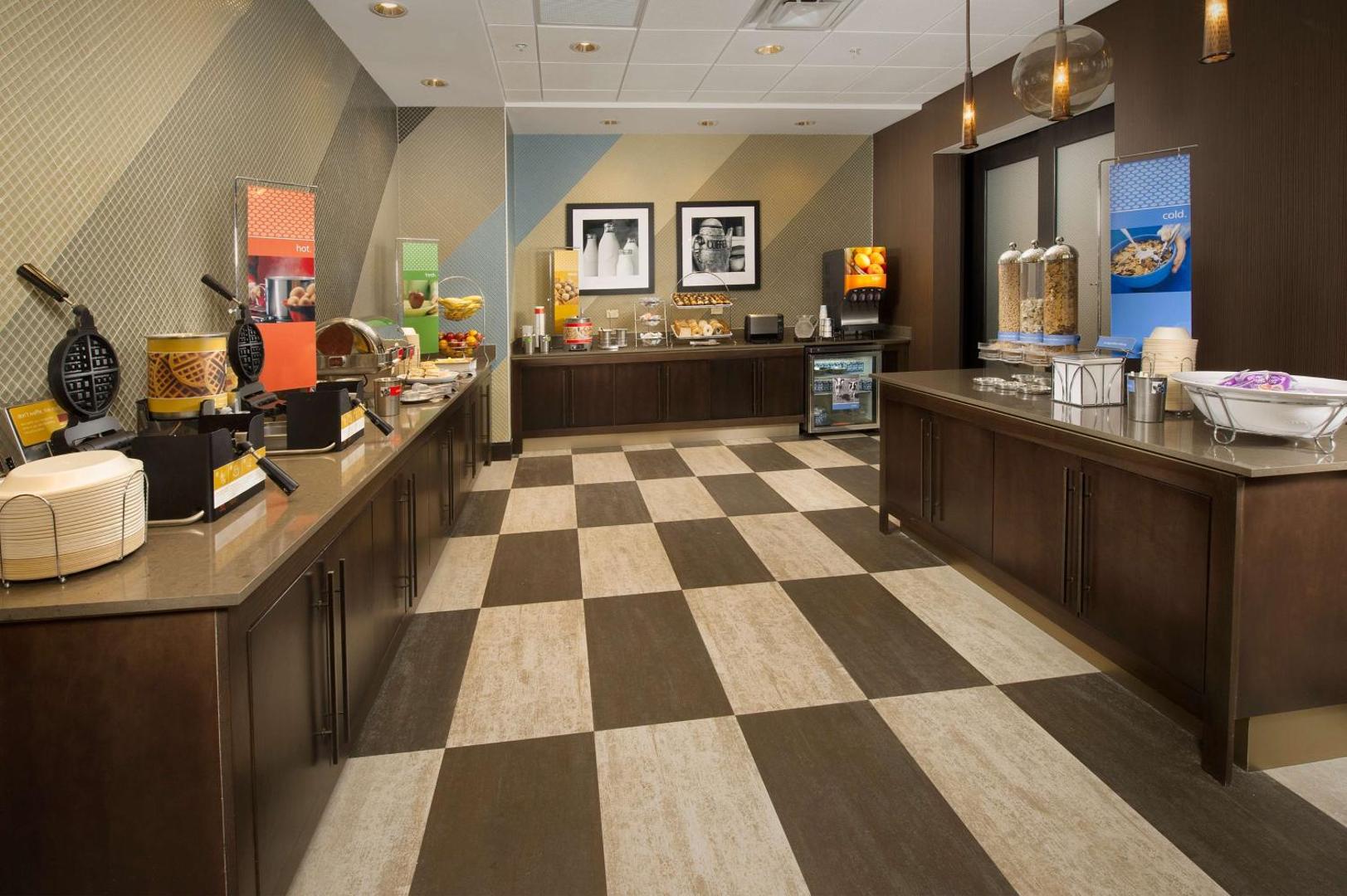 Hampton Inn & Suites San Antonio-Downtown / Market Square Hampton Inn & Suites San Antonio-Downtown / Market Square