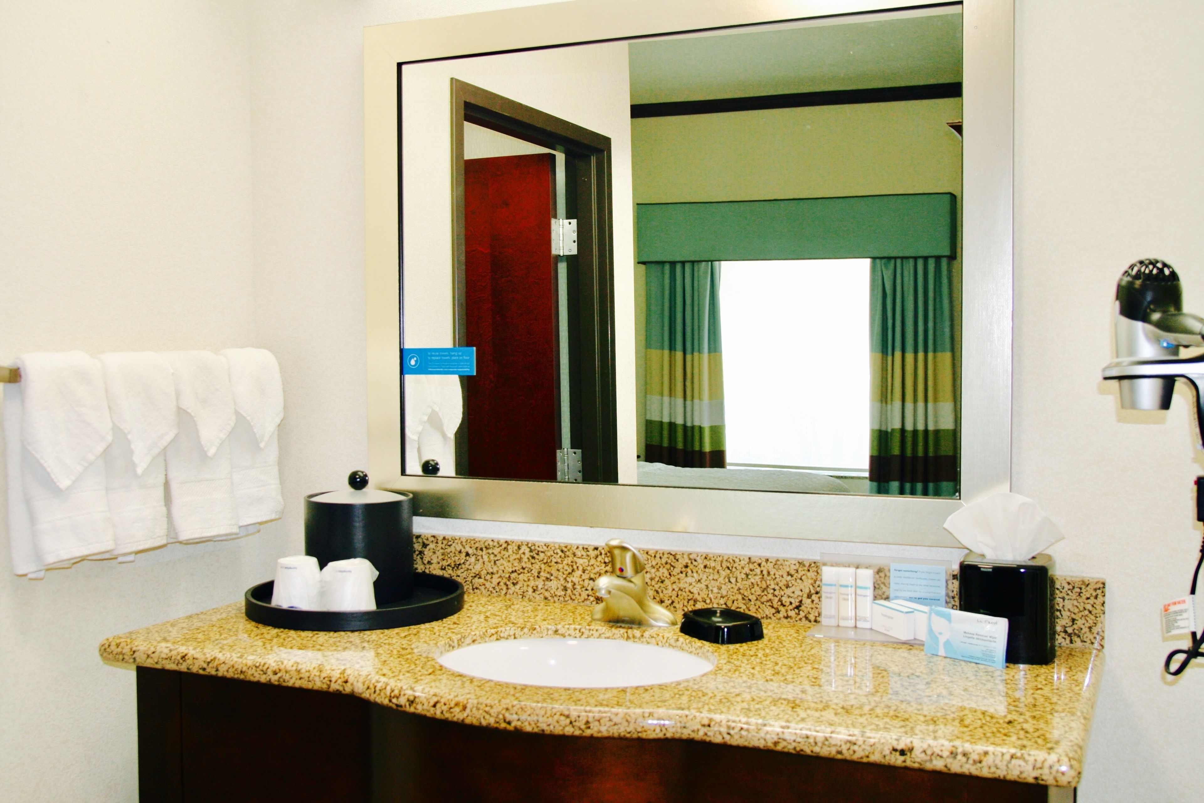 Hampton Inn & Suites San Antonio / Northeast I-35 Hampton Inn & Suites San Antonio / Northeast I-35