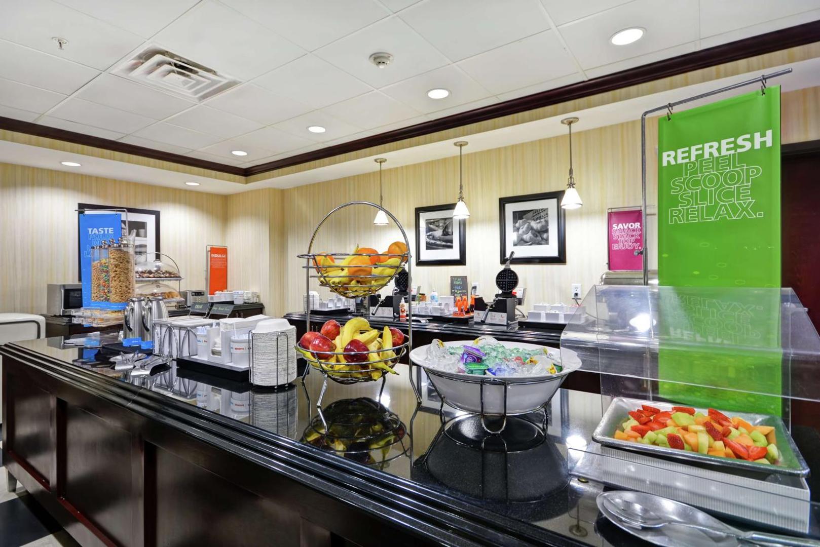 Hampton Inn & Suites San Antonio / Northeast I-35 Hampton Inn & Suites San Antonio / Northeast I-35