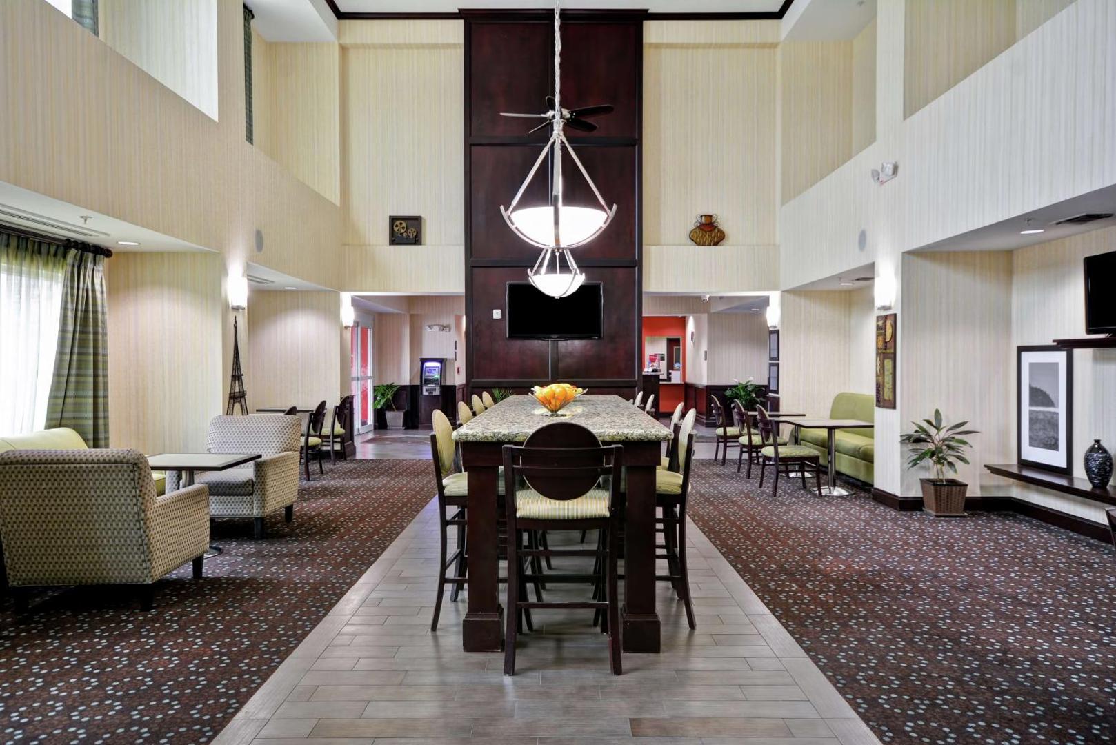 Hampton Inn & Suites San Antonio / Northeast I-35 Hampton Inn & Suites San Antonio / Northeast I-35