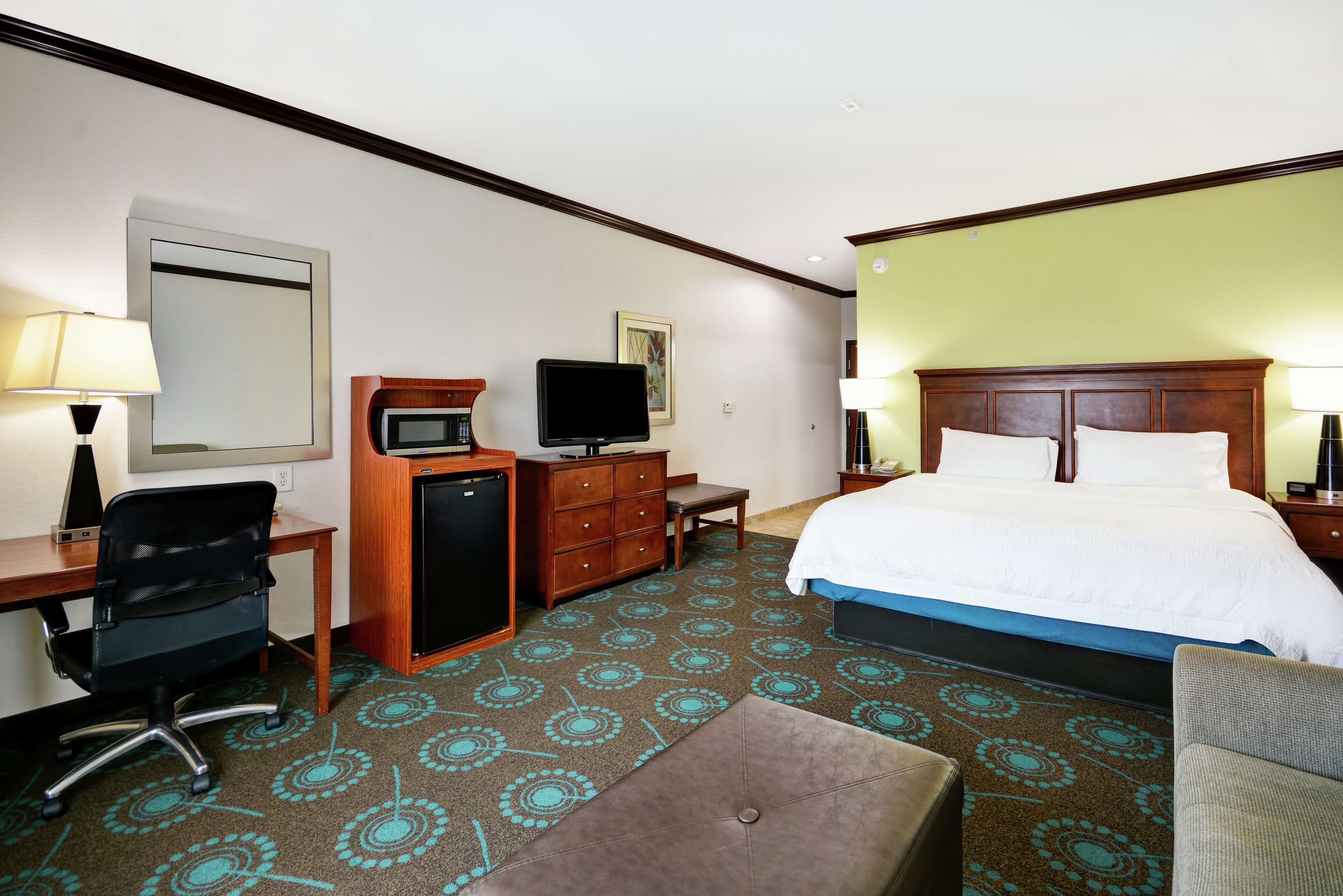 Hampton Inn & Suites San Antonio / Northeast I-35 Hampton Inn & Suites San Antonio / Northeast I-35