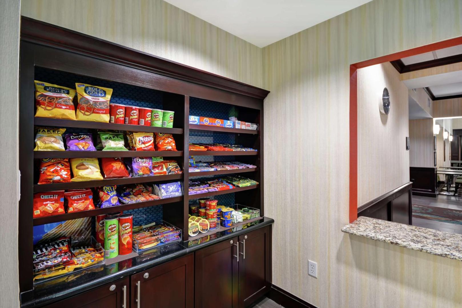 Hampton Inn & Suites San Antonio / Northeast I-35 Hampton Inn & Suites San Antonio / Northeast I-35