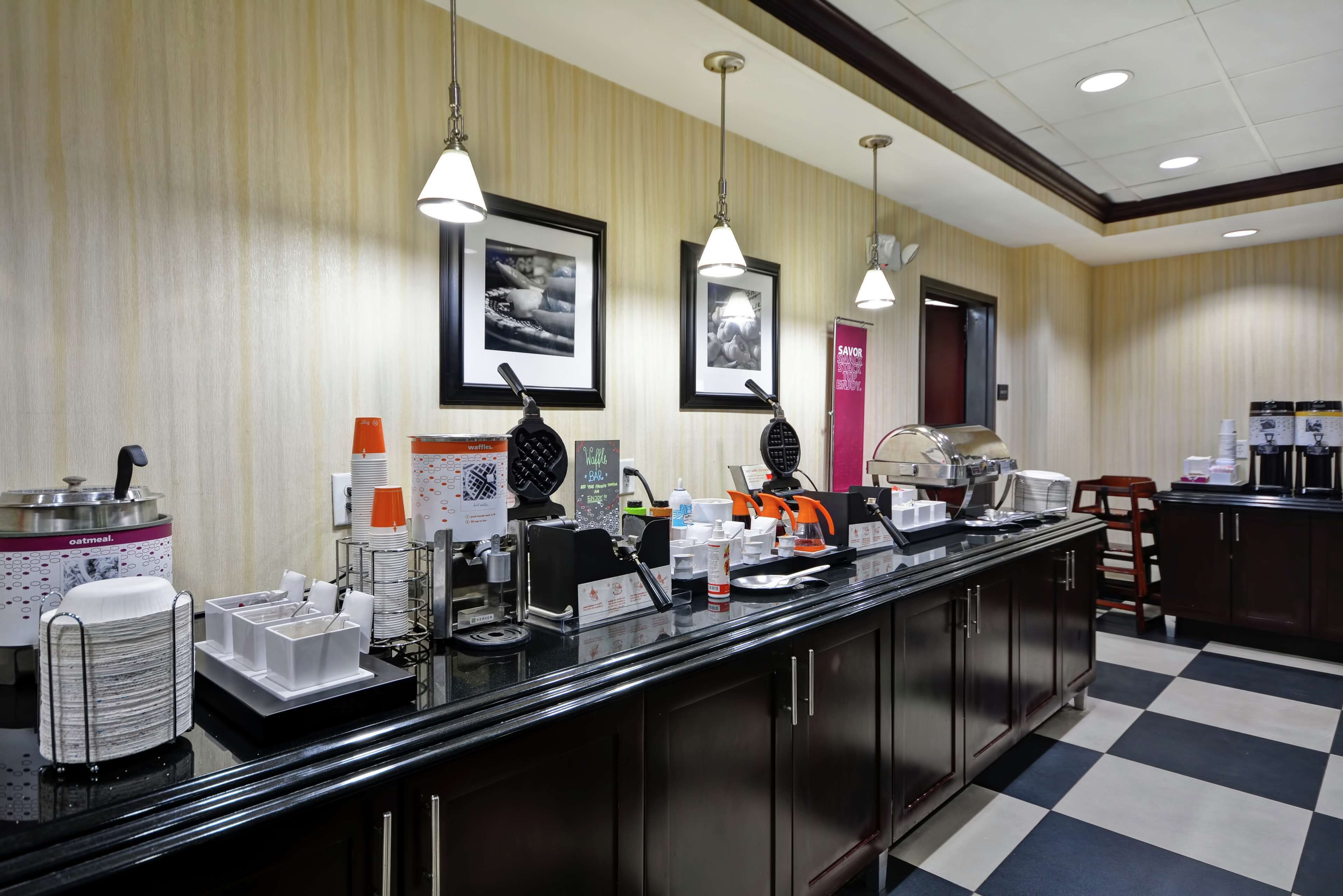 Hampton Inn & Suites San Antonio / Northeast I-35 Hampton Inn & Suites San Antonio / Northeast I-35