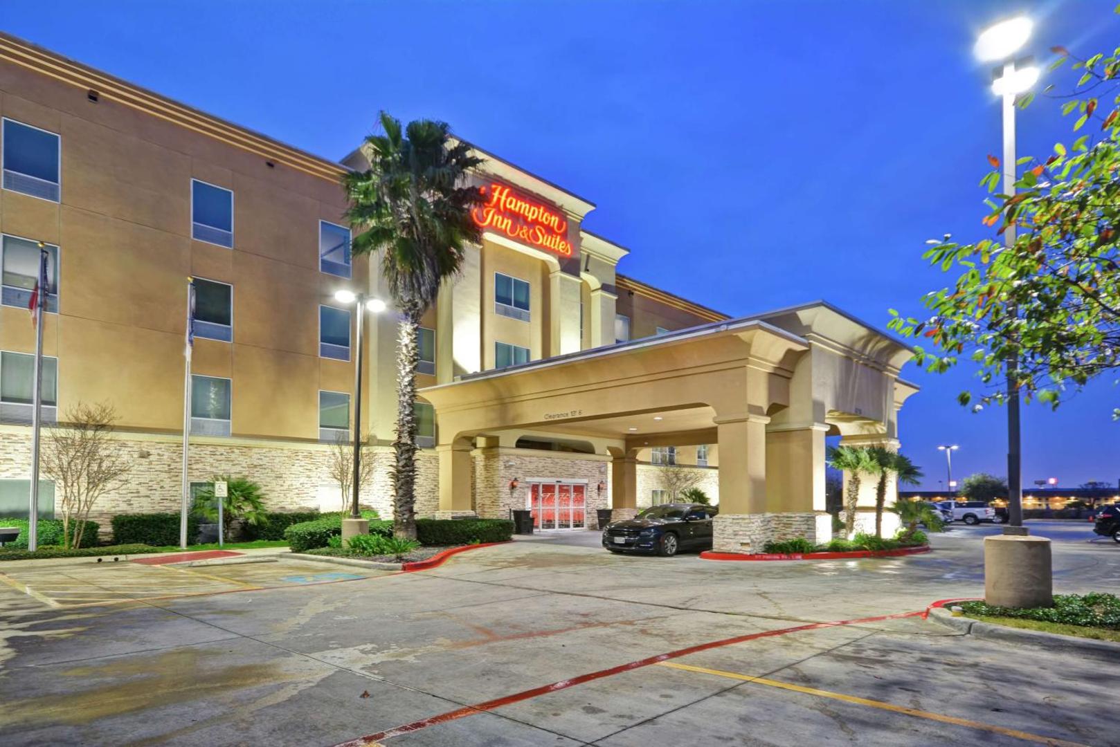Hampton Inn & Suites San Antonio / Northeast I-35 Hampton Inn & Suites San Antonio / Northeast I-35