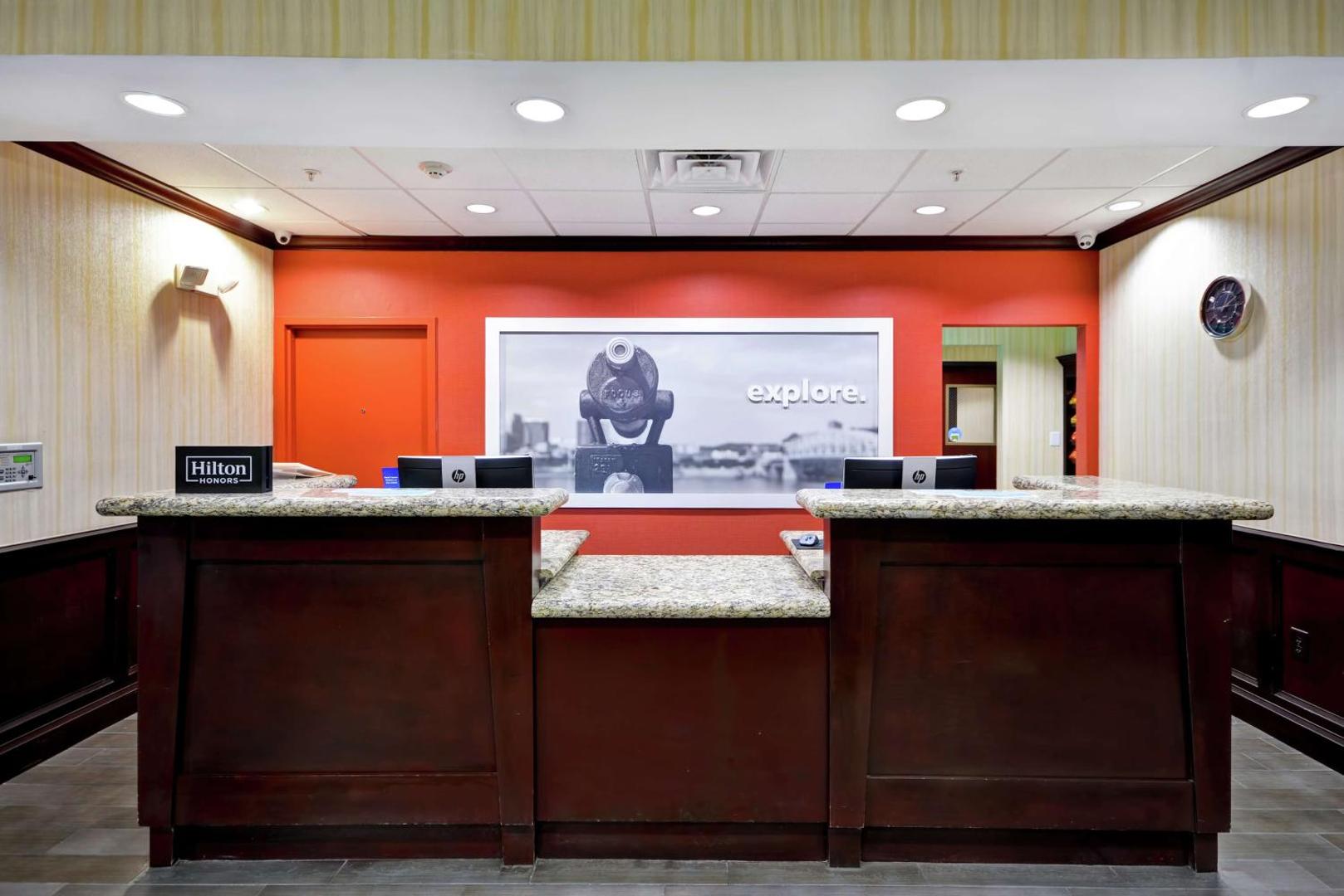 Hampton Inn & Suites San Antonio / Northeast I-35 Hampton Inn & Suites San Antonio / Northeast I-35
