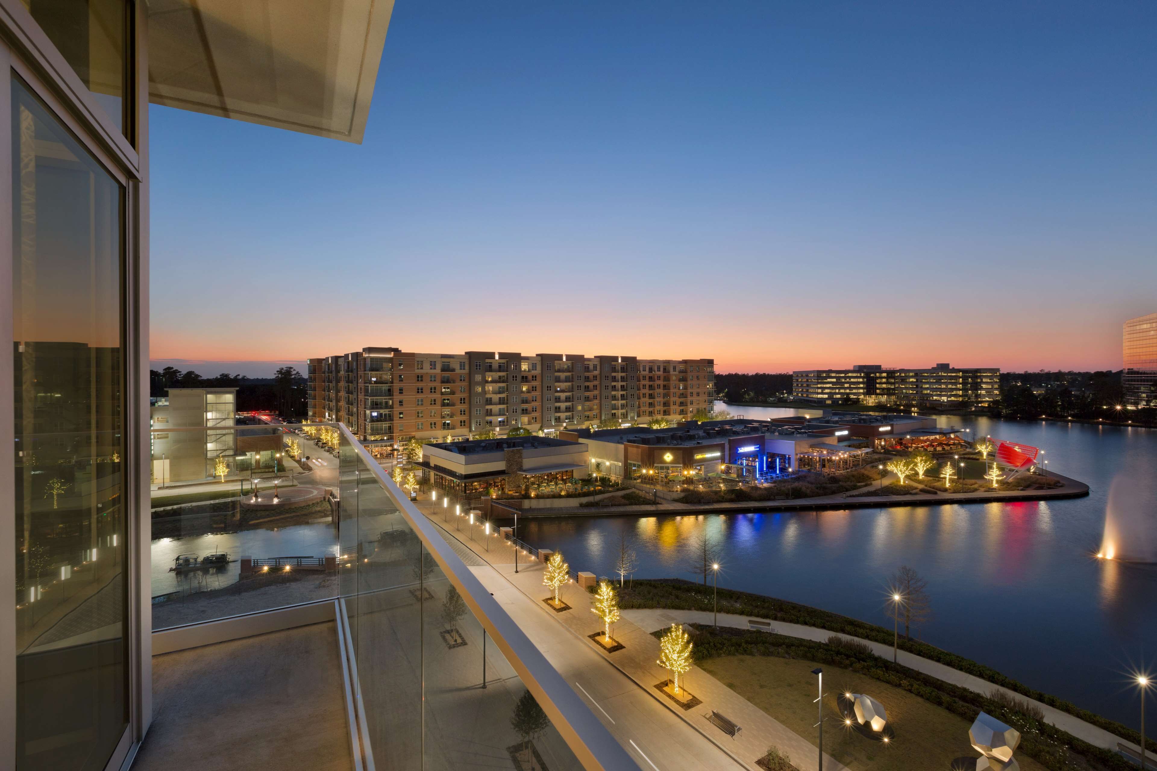 Embassy Suites by Hilton The Woodlands at Hughes Landing