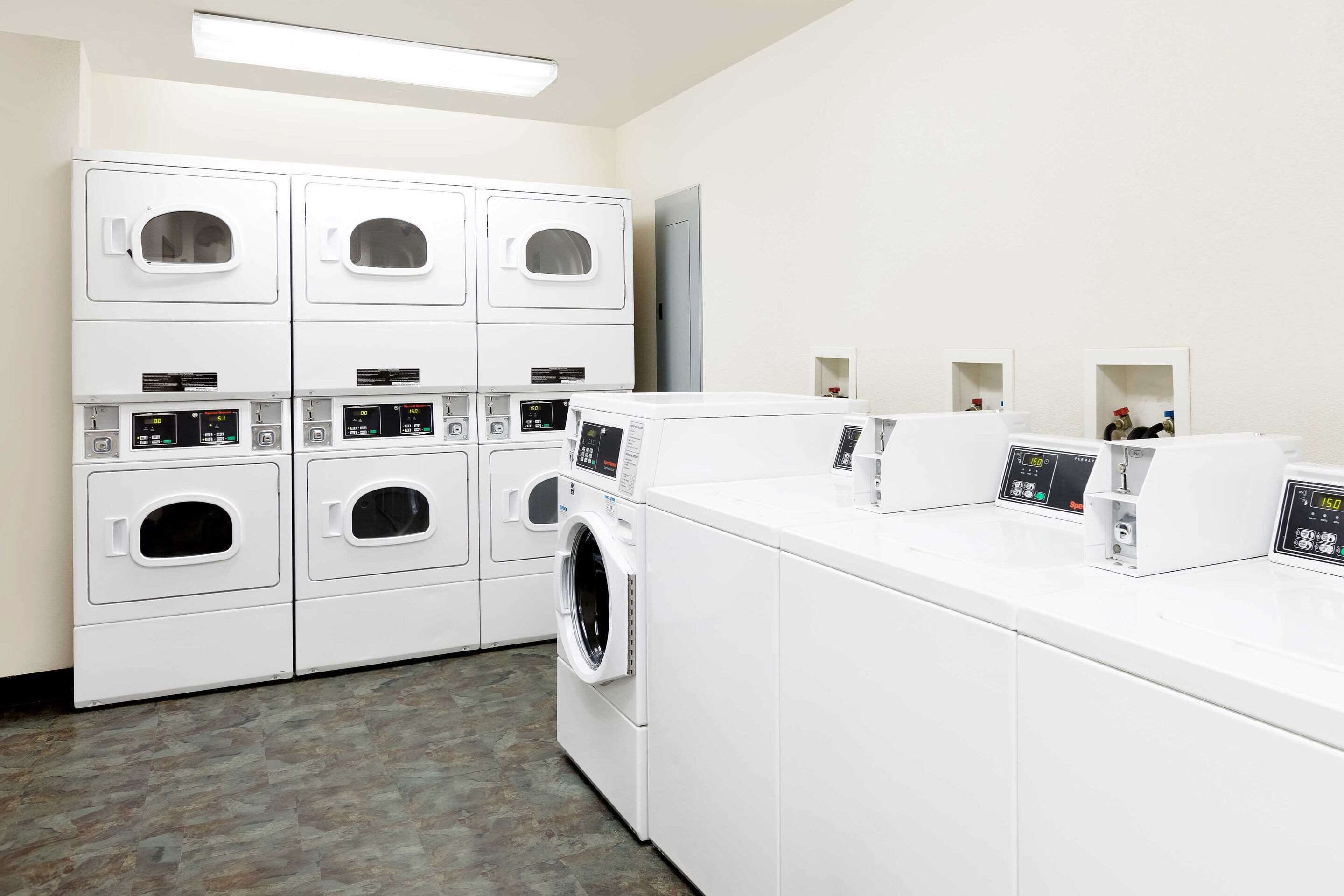 WoodSpring Suites Tyler Rose Garden WoodSpring Suites Tyler Rose Garden