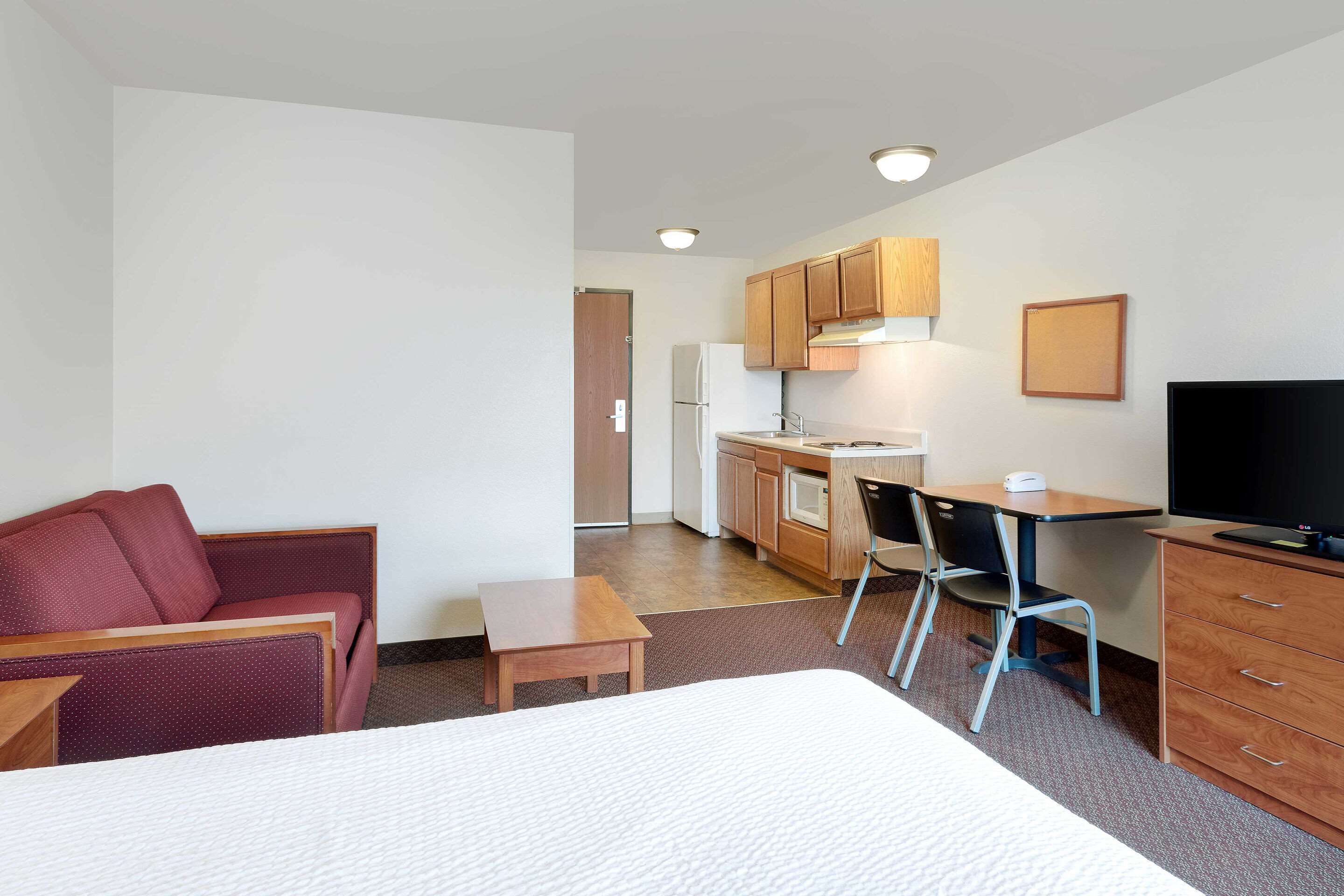 WoodSpring Suites Tyler Rose Garden WoodSpring Suites Tyler Rose Garden