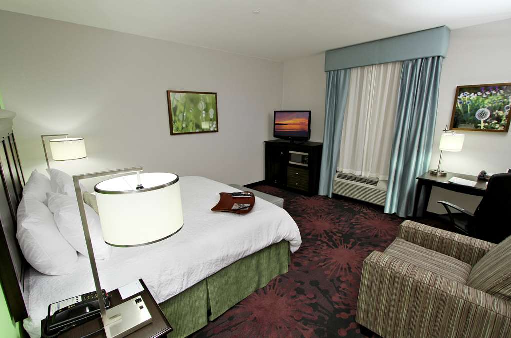 Hampton Inn and Suites Winnie Hampton Inn and Suites Winnie