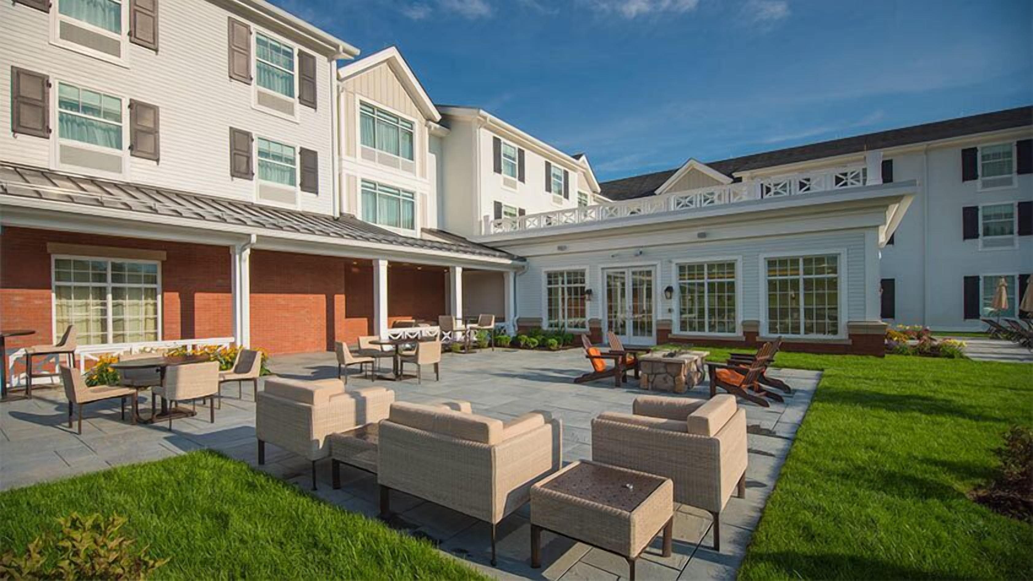 Hampton Inn & Suites Manchester Hampton Inn & Suites Manchester