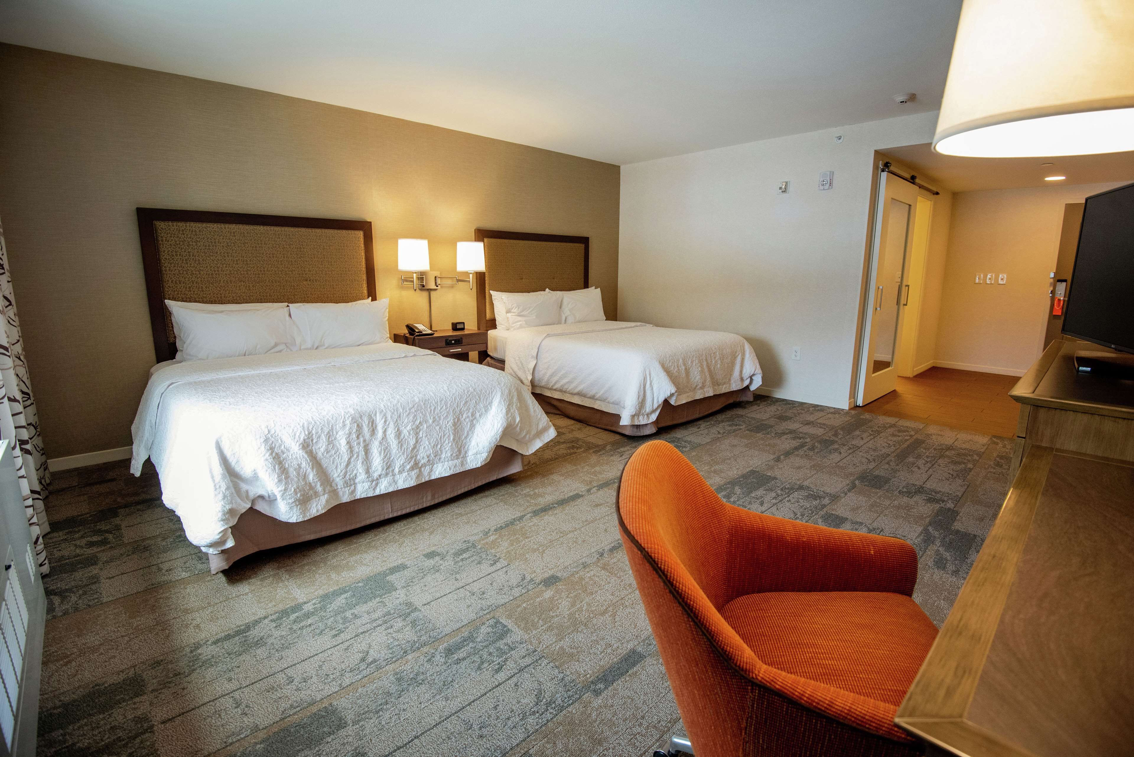 Hampton Inn & Suites Manchester Hampton Inn & Suites Manchester