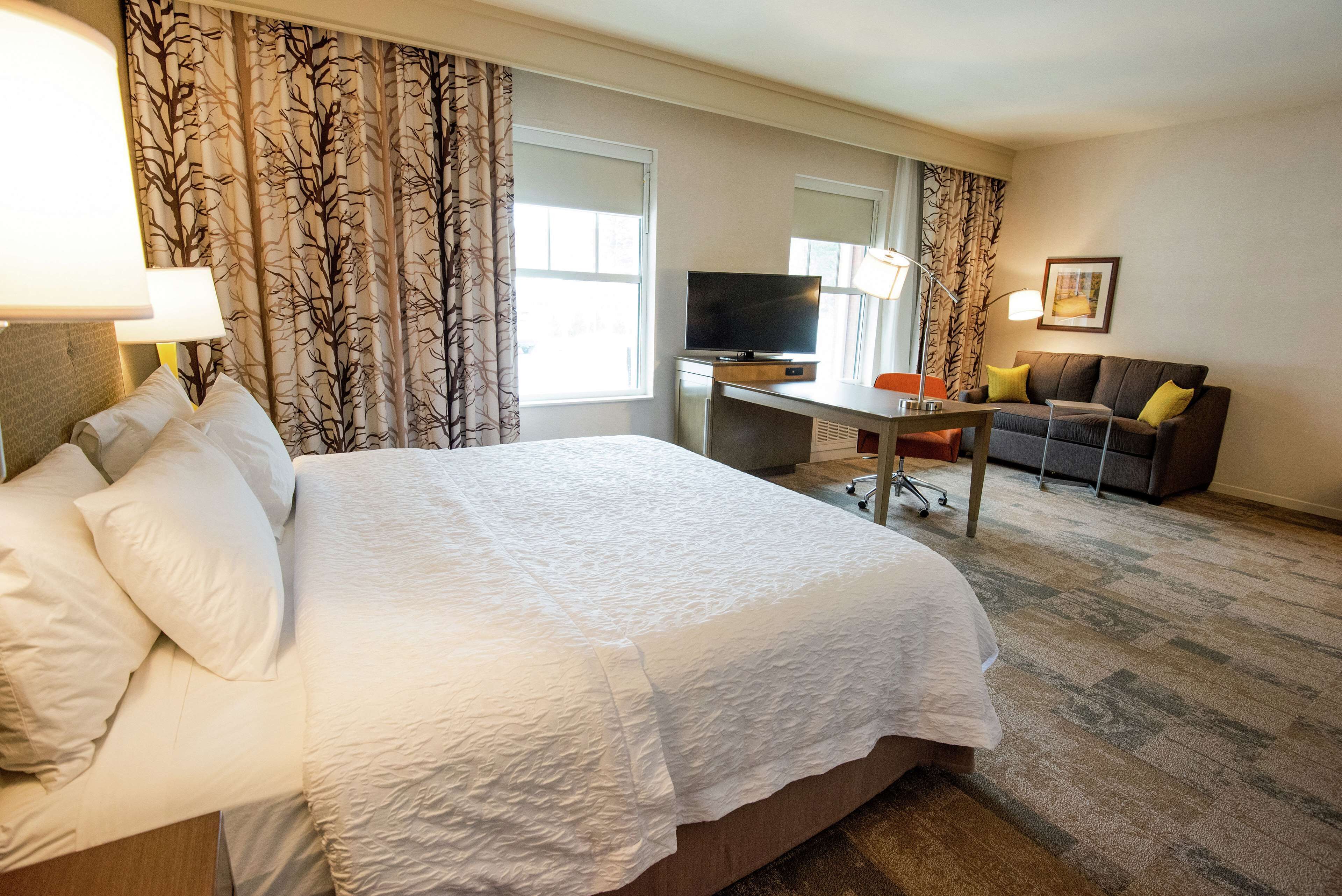Hampton Inn & Suites Manchester Hampton Inn & Suites Manchester