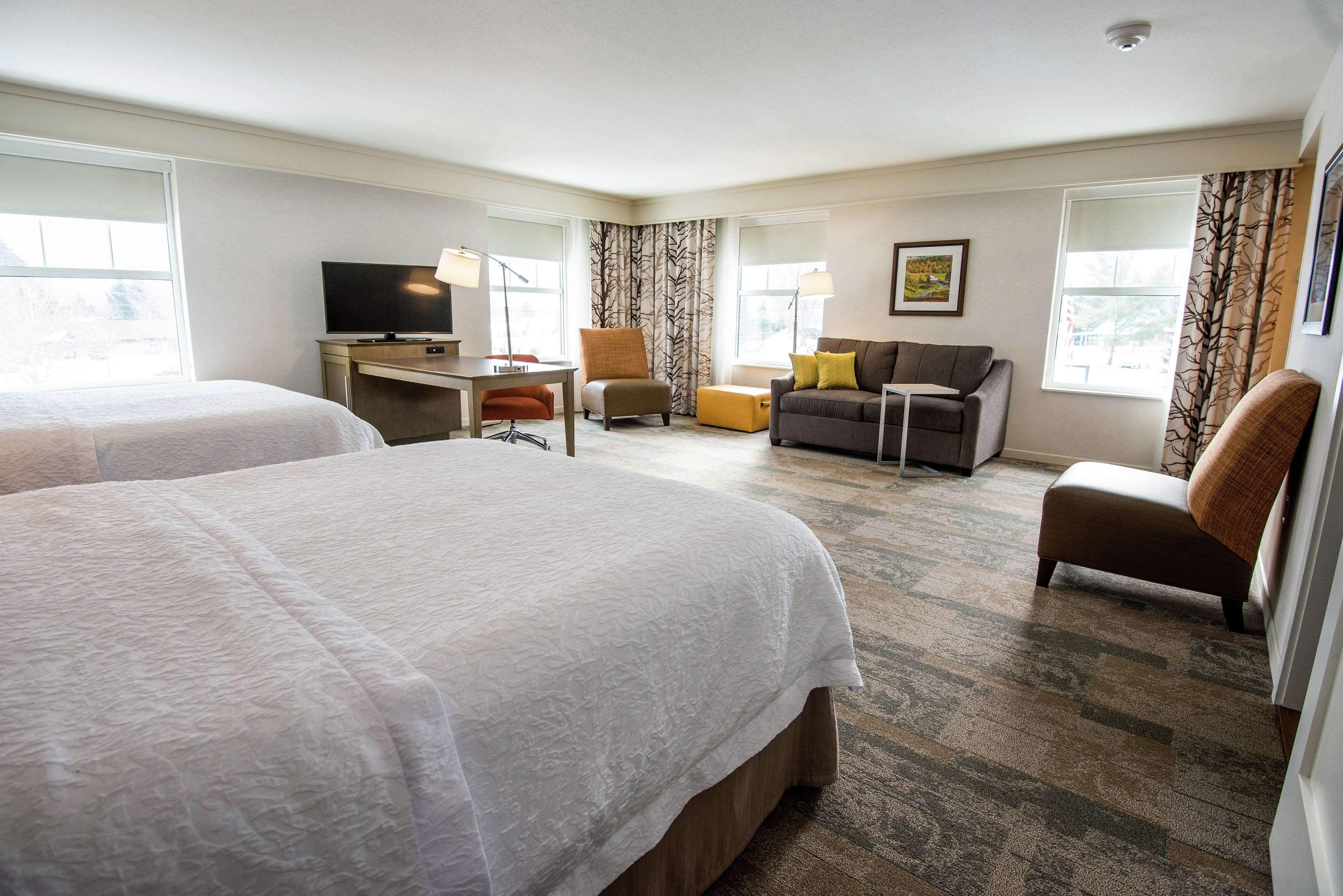 Hampton Inn & Suites Manchester Hampton Inn & Suites Manchester