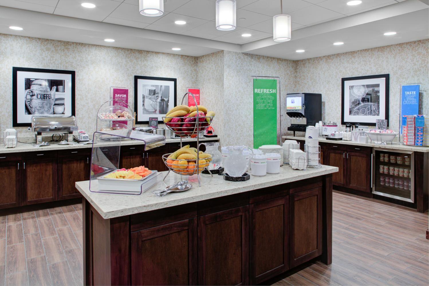 Hampton Inn & Suites Manchester Hampton Inn & Suites Manchester