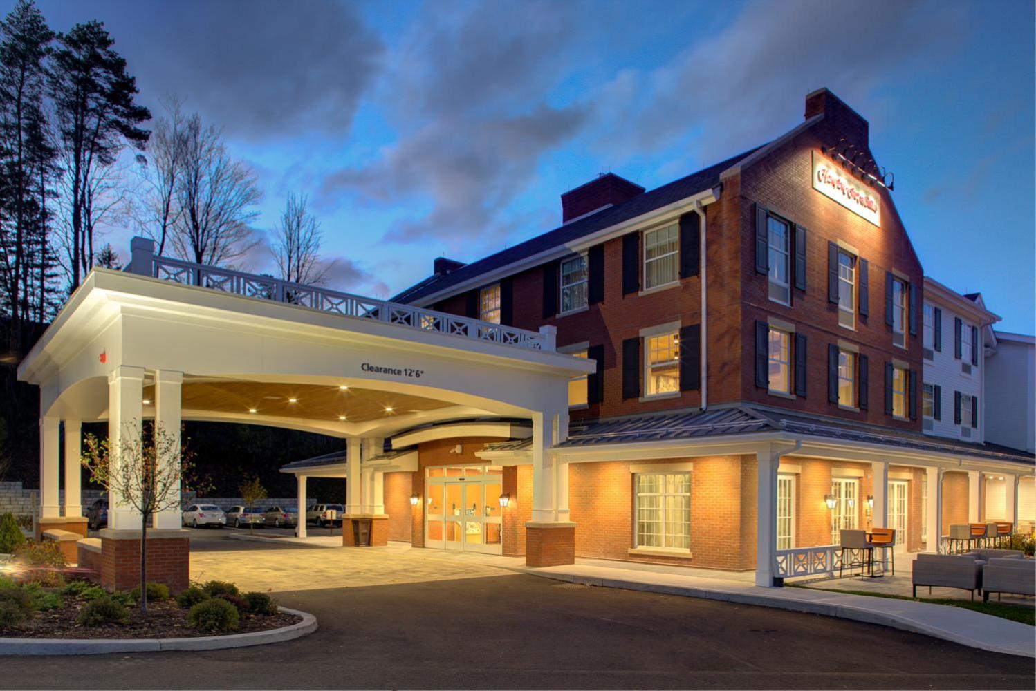 Hampton Inn & Suites Manchester Hampton Inn & Suites Manchester