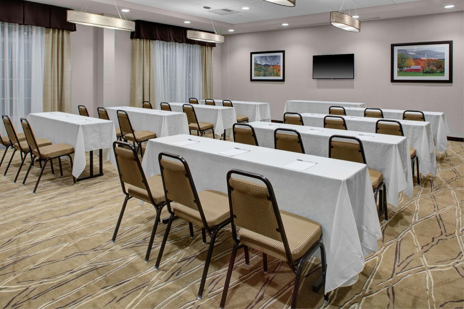 Hampton Inn & Suites Manchester Hampton Inn & Suites Manchester