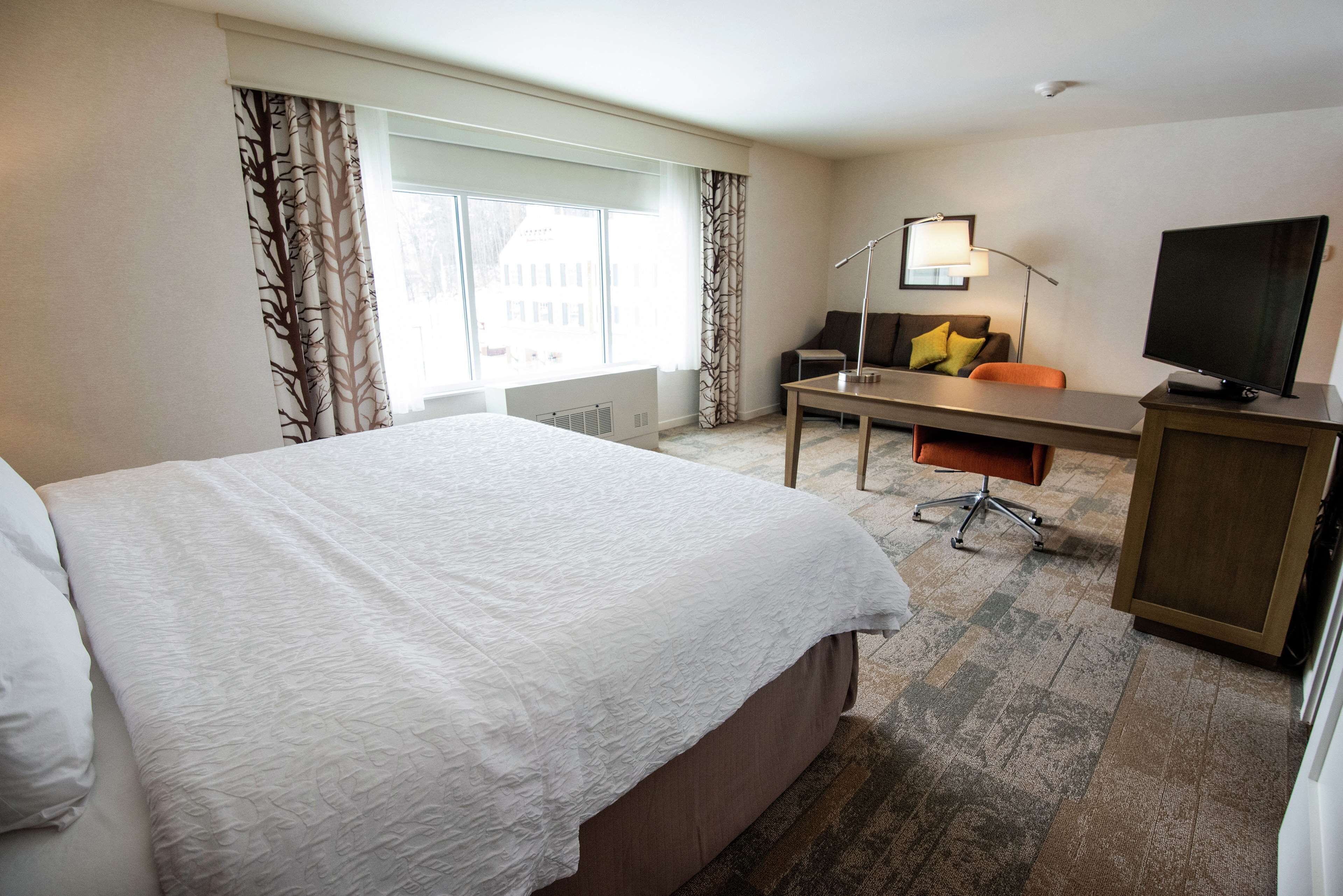 Hampton Inn & Suites Manchester Hampton Inn & Suites Manchester