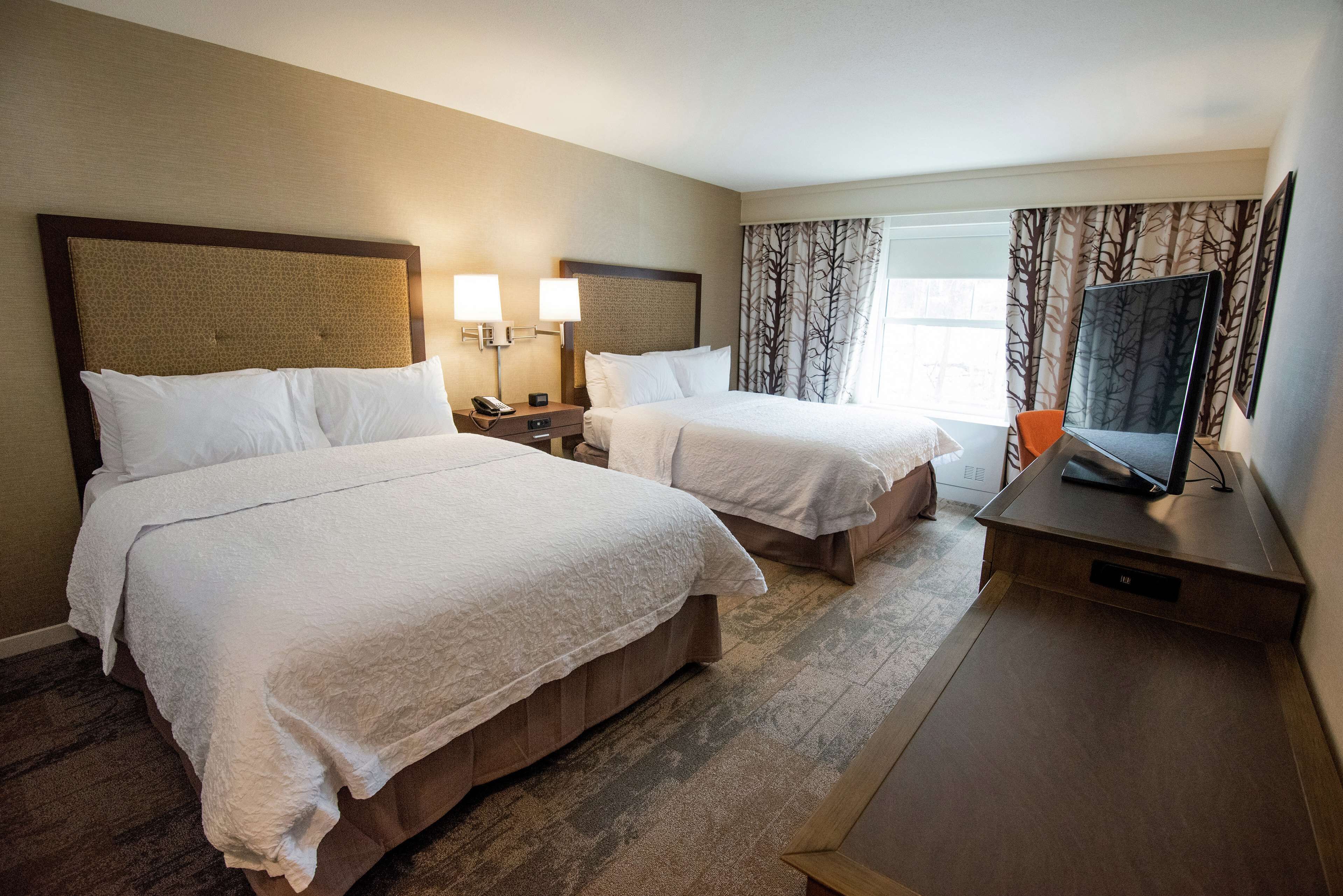 Hampton Inn & Suites Manchester Hampton Inn & Suites Manchester