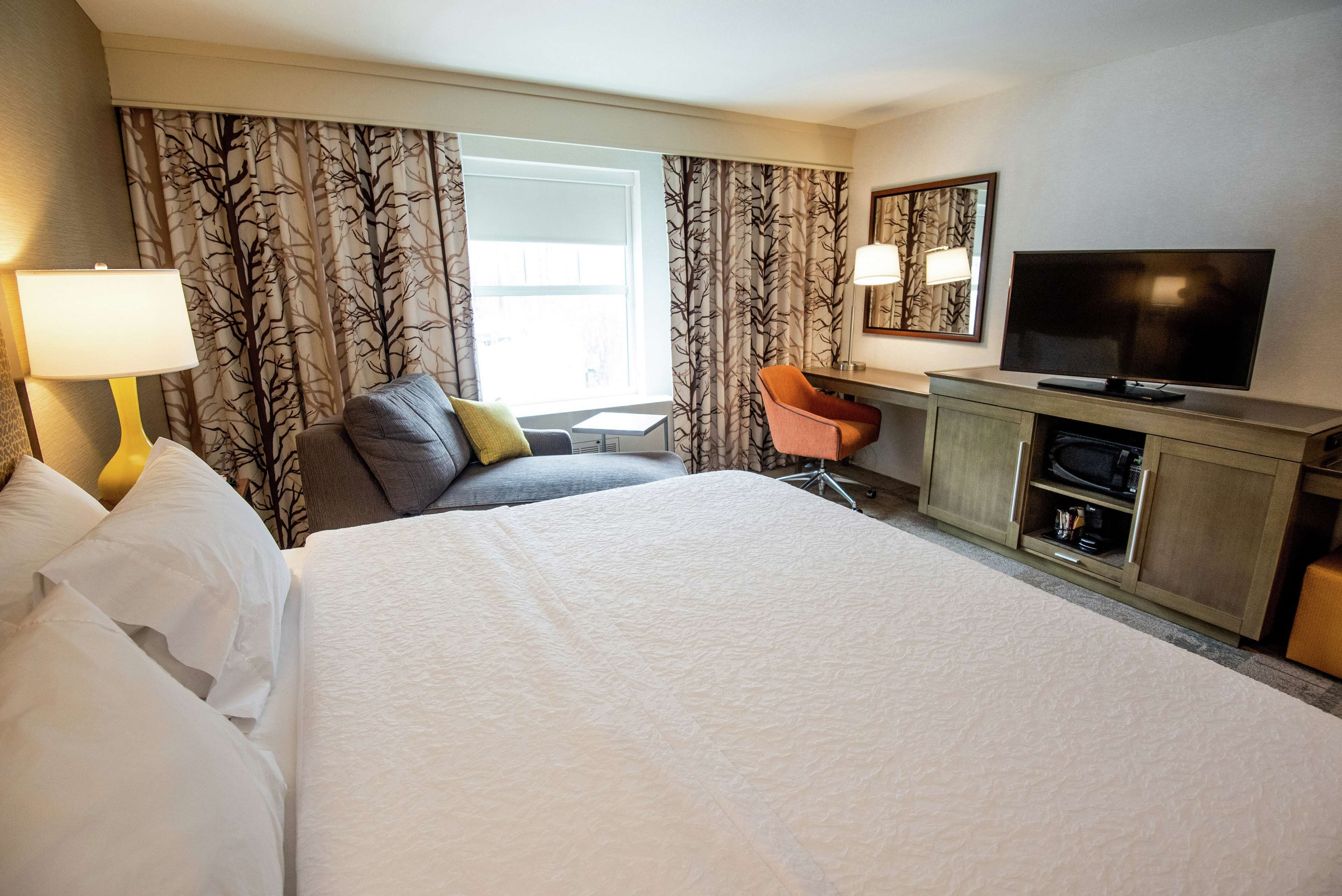 Hampton Inn & Suites Manchester Hampton Inn & Suites Manchester