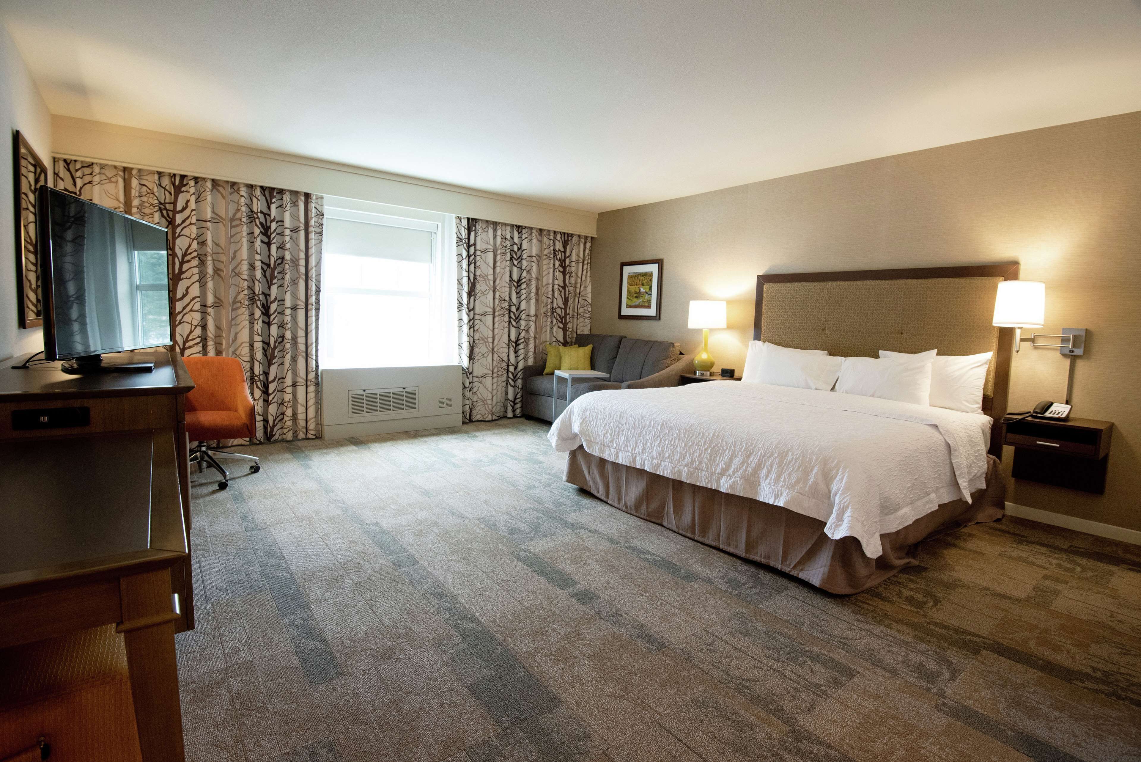 Hampton Inn & Suites Manchester Hampton Inn & Suites Manchester