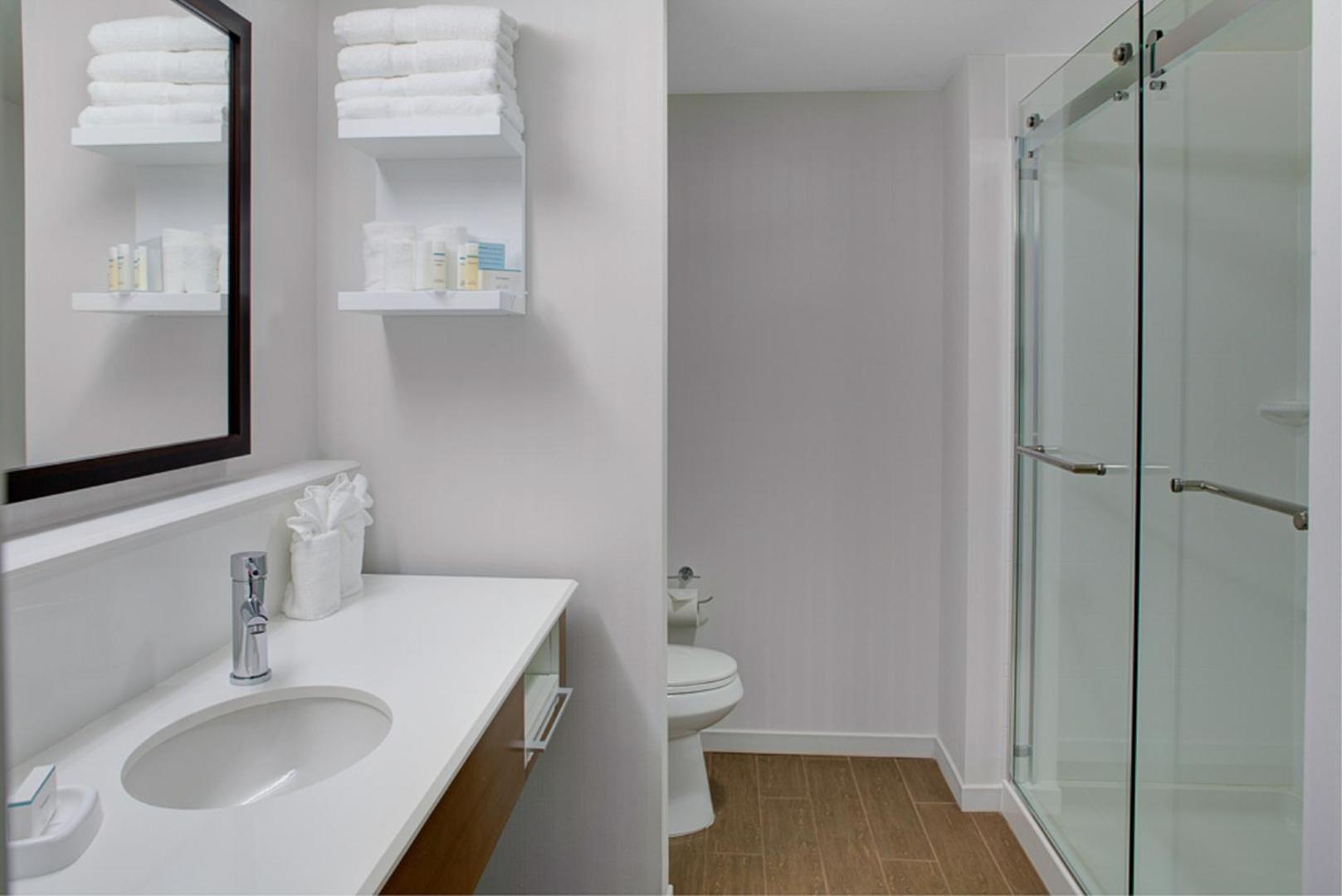 Hampton Inn & Suites Manchester Hampton Inn & Suites Manchester