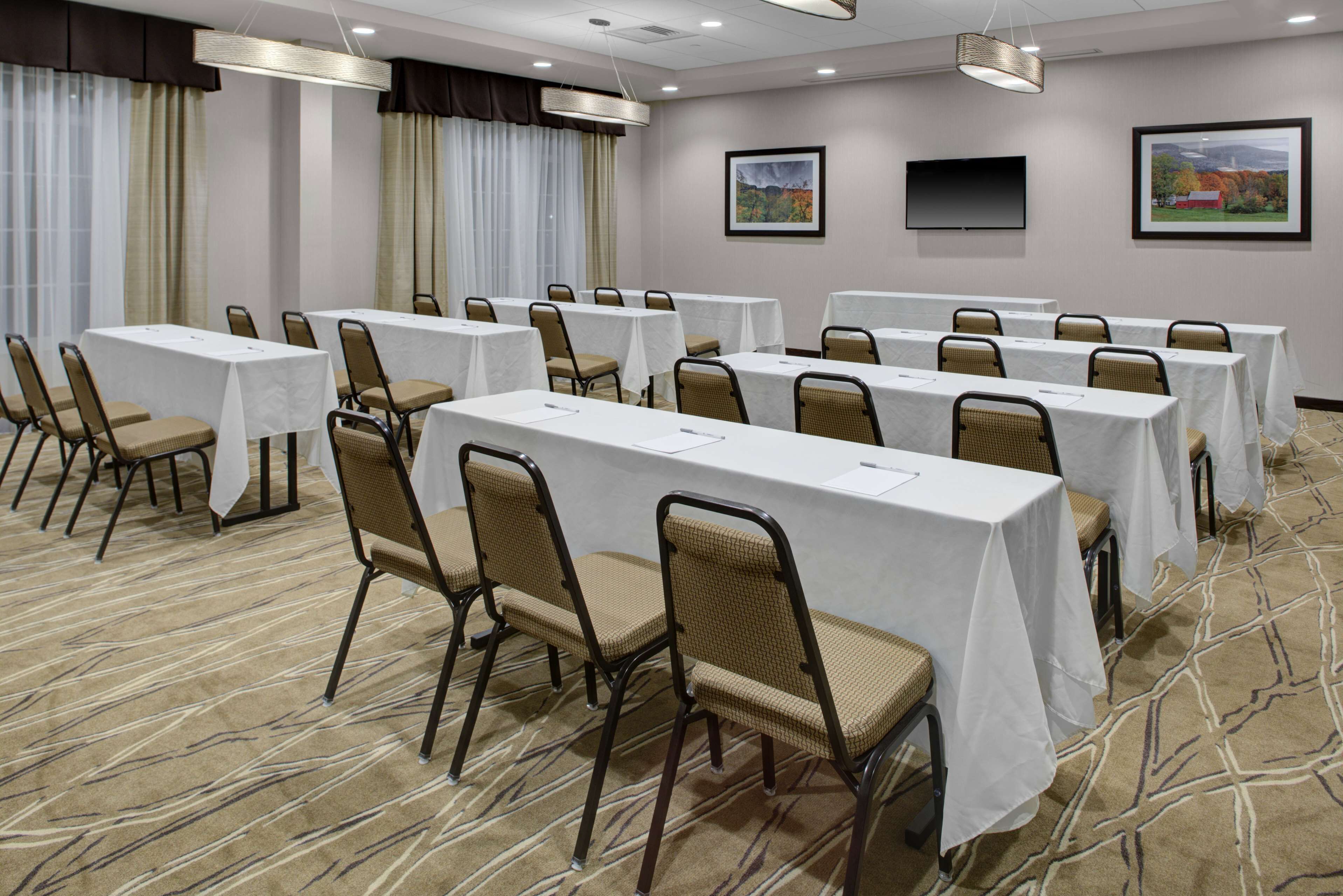 Hampton Inn & Suites Manchester Hampton Inn & Suites Manchester