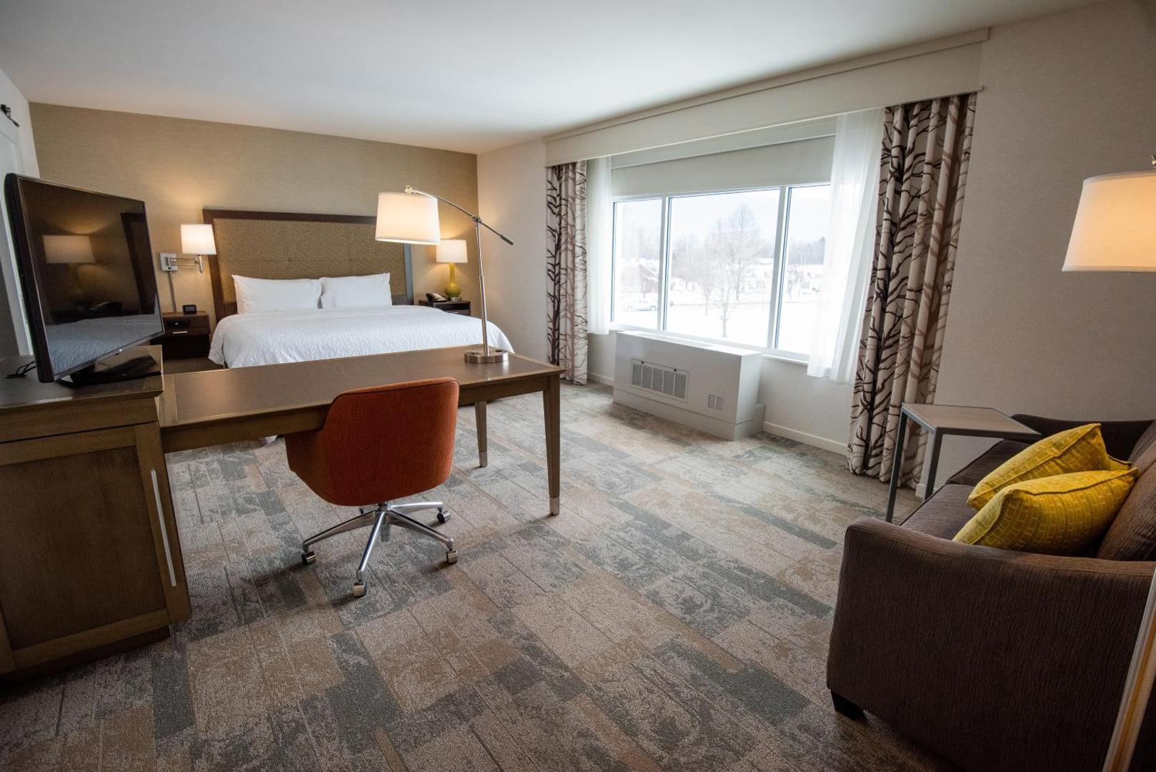 Hampton Inn & Suites Manchester Hampton Inn & Suites Manchester