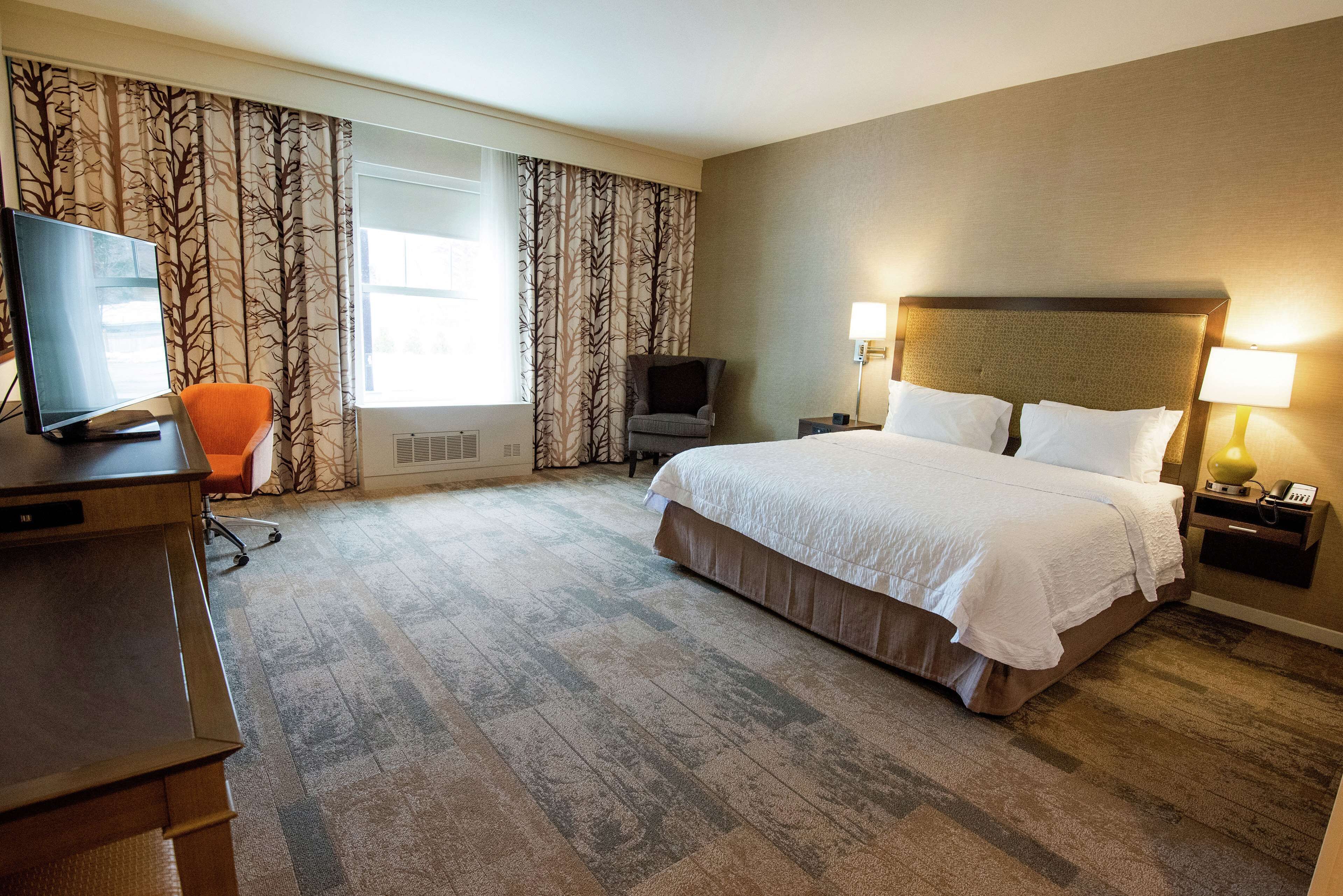 Hampton Inn & Suites Manchester Hampton Inn & Suites Manchester