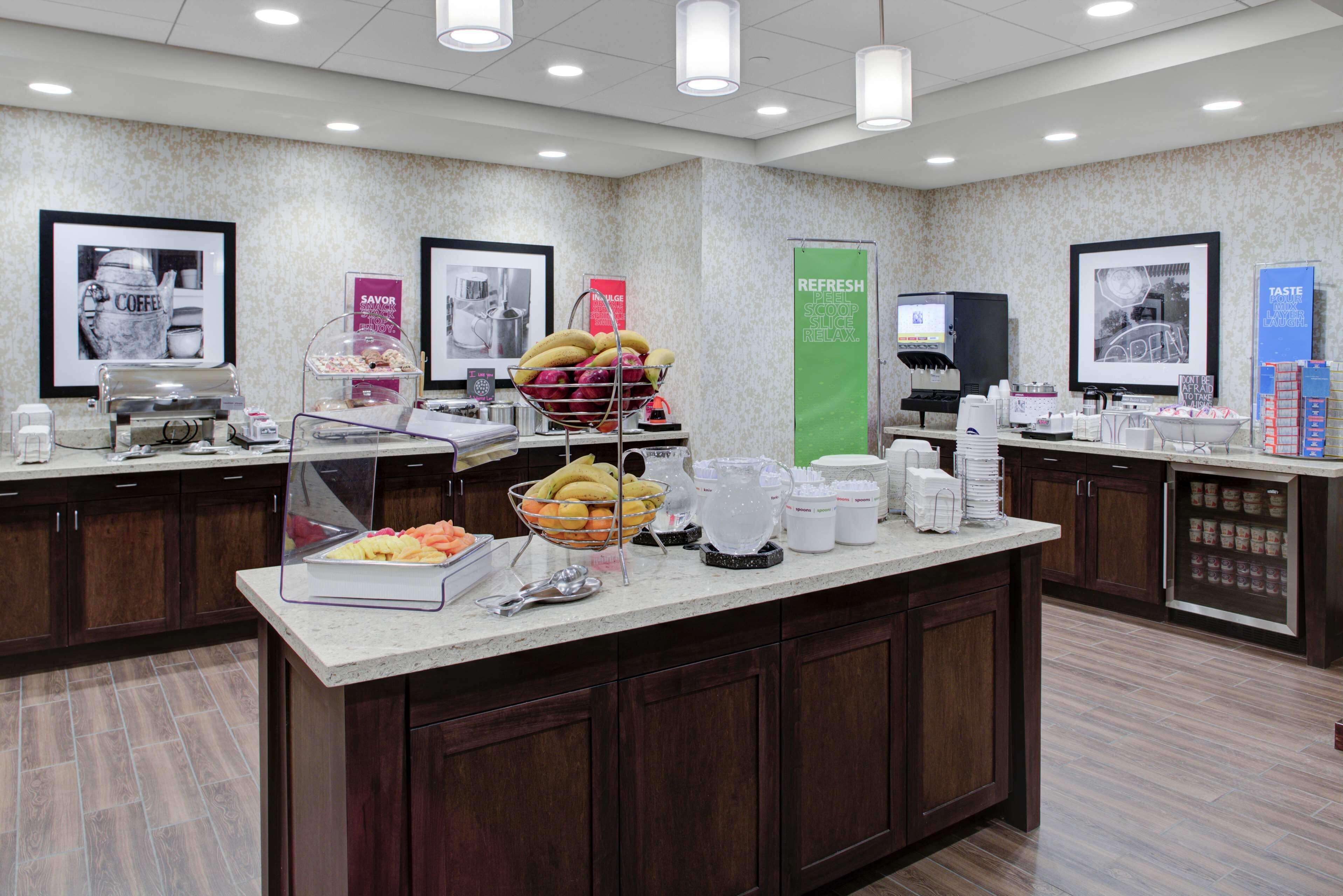 Hampton Inn & Suites Manchester Hampton Inn & Suites Manchester