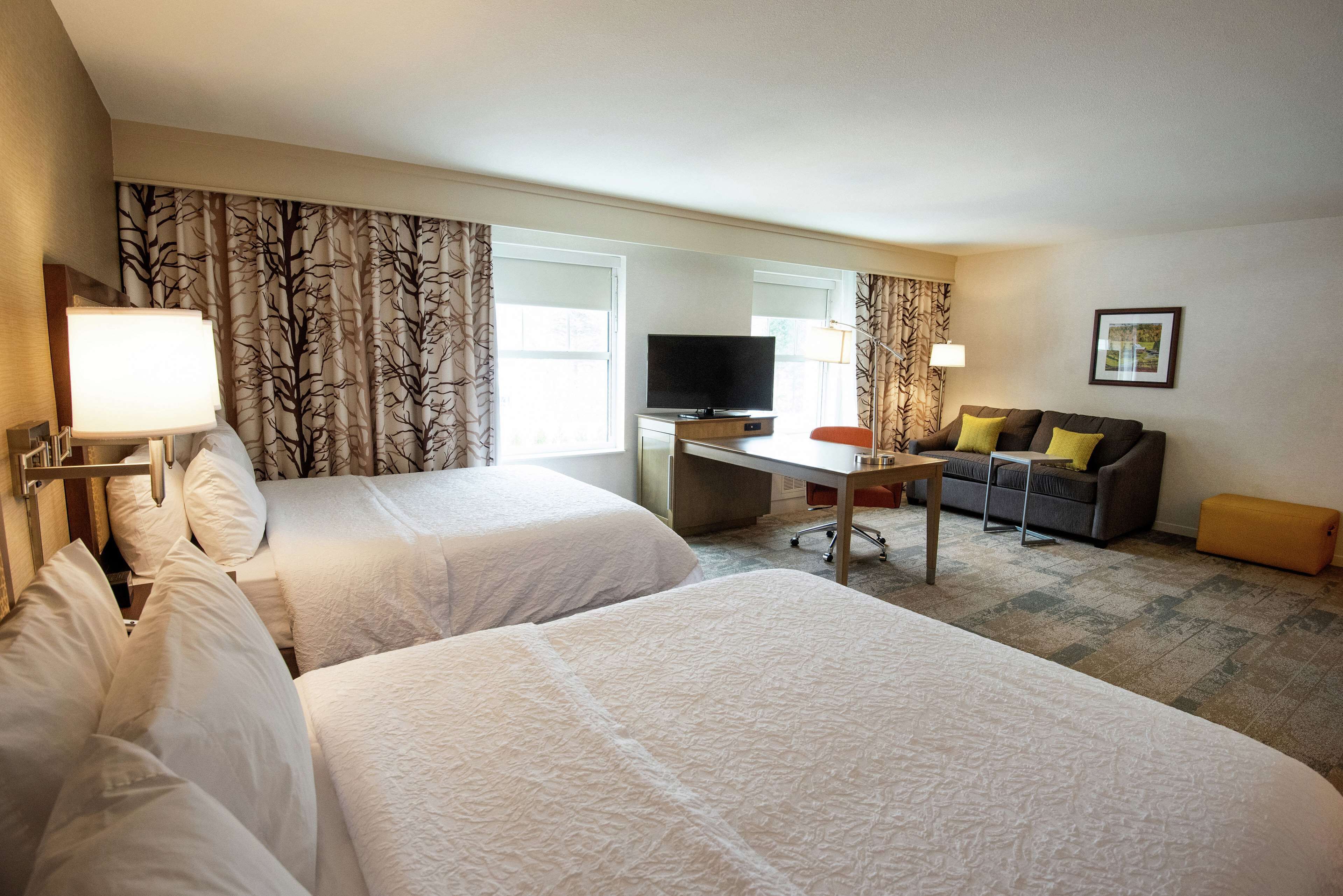 Hampton Inn & Suites Manchester Hampton Inn & Suites Manchester