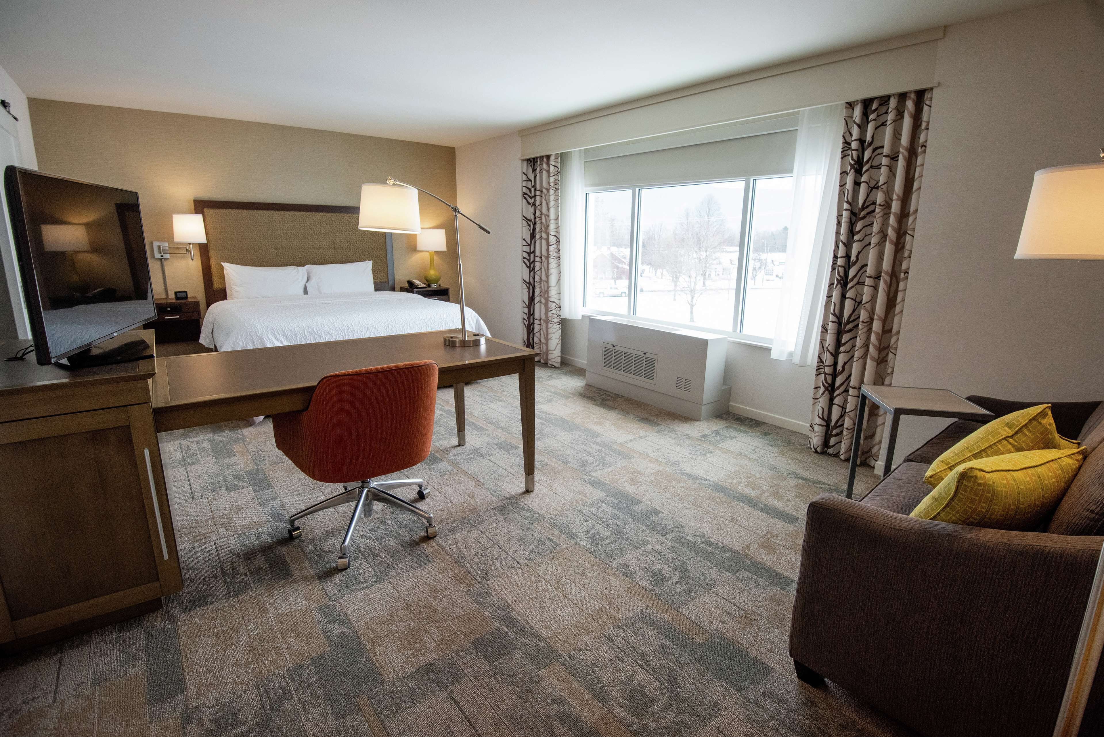 Hampton Inn & Suites Manchester Hampton Inn & Suites Manchester