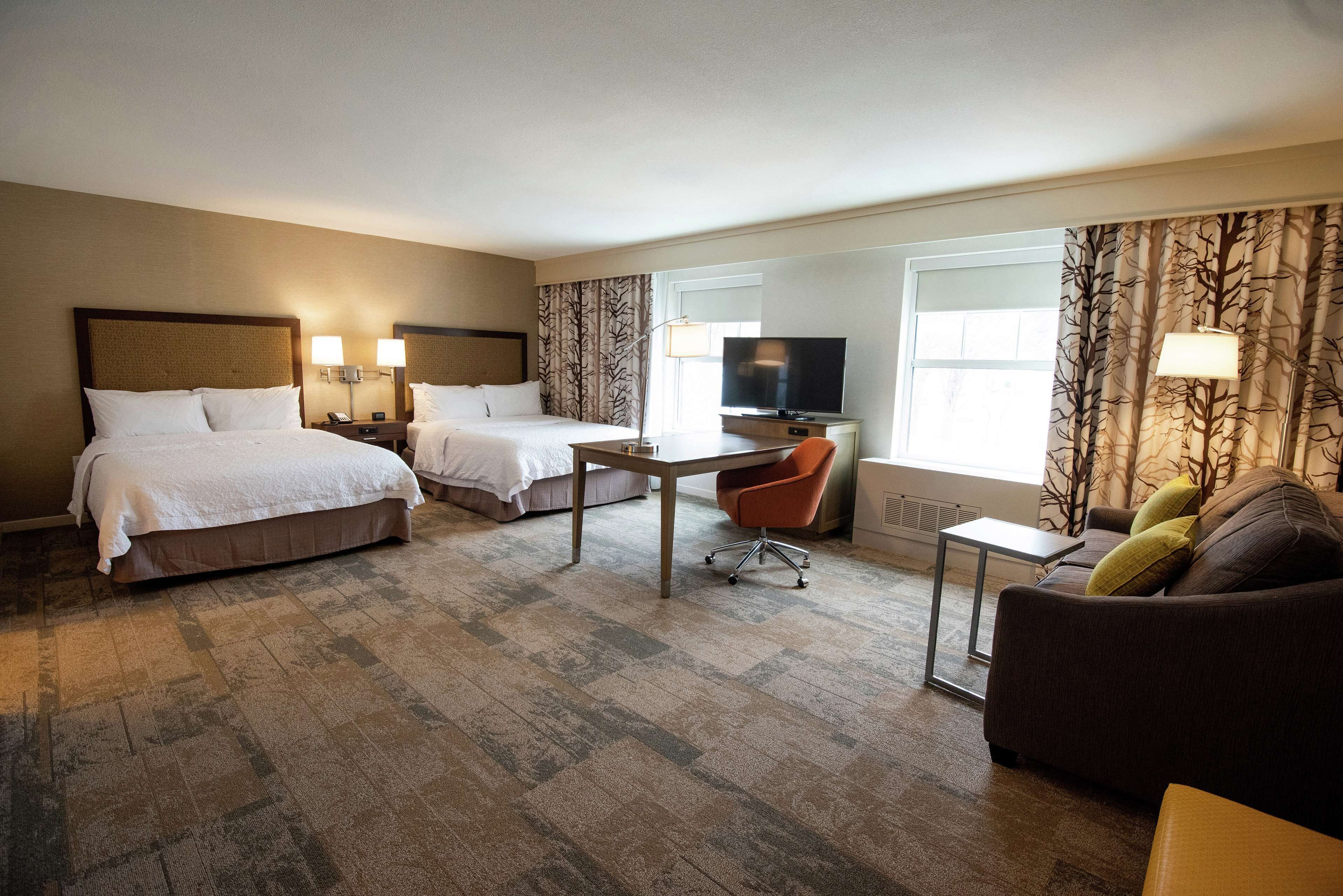 Hampton Inn & Suites Manchester Hampton Inn & Suites Manchester