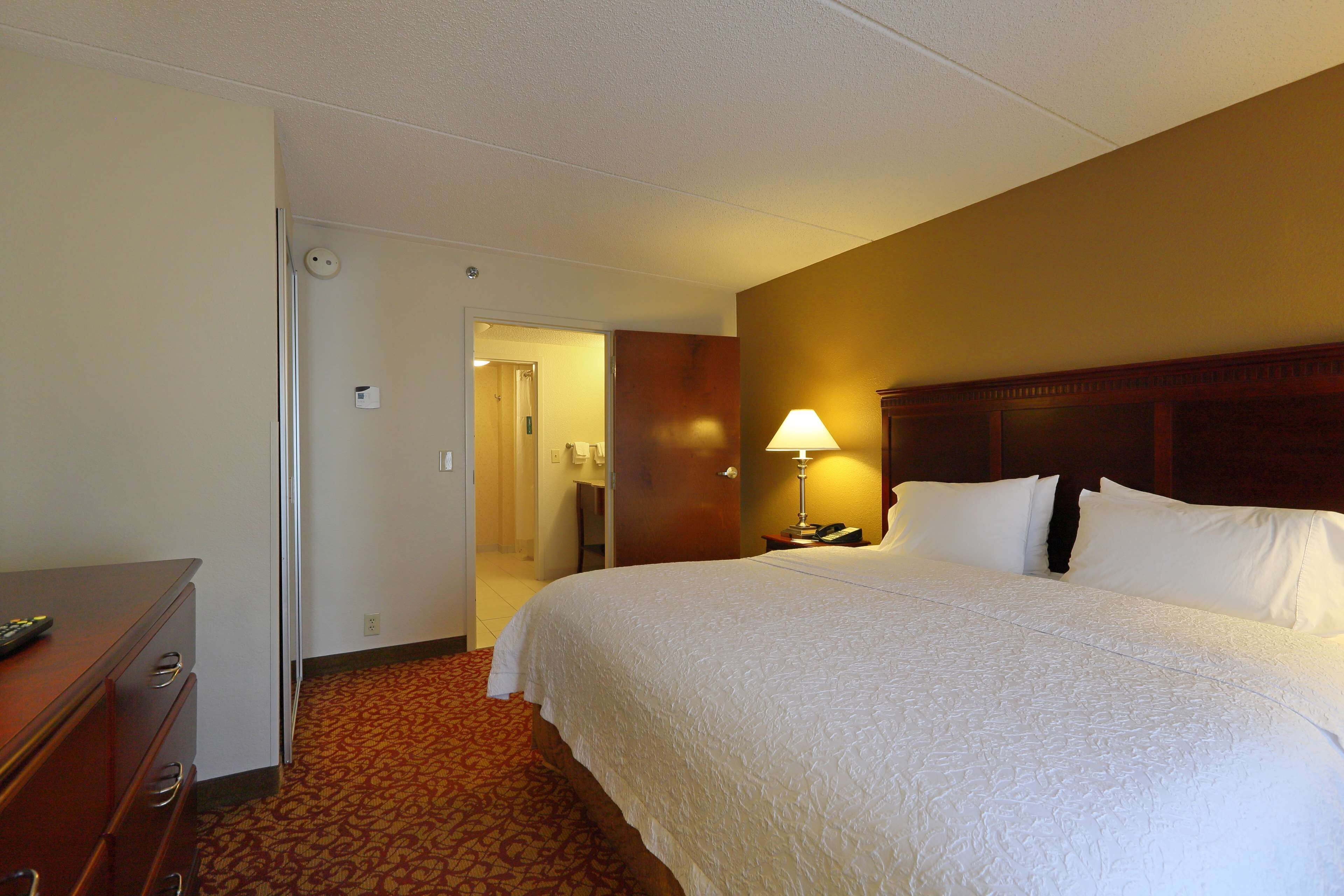 Hampton Inn & Suites Charlottesville-At The University Hampton Inn & Suites Charlottesville-At The University