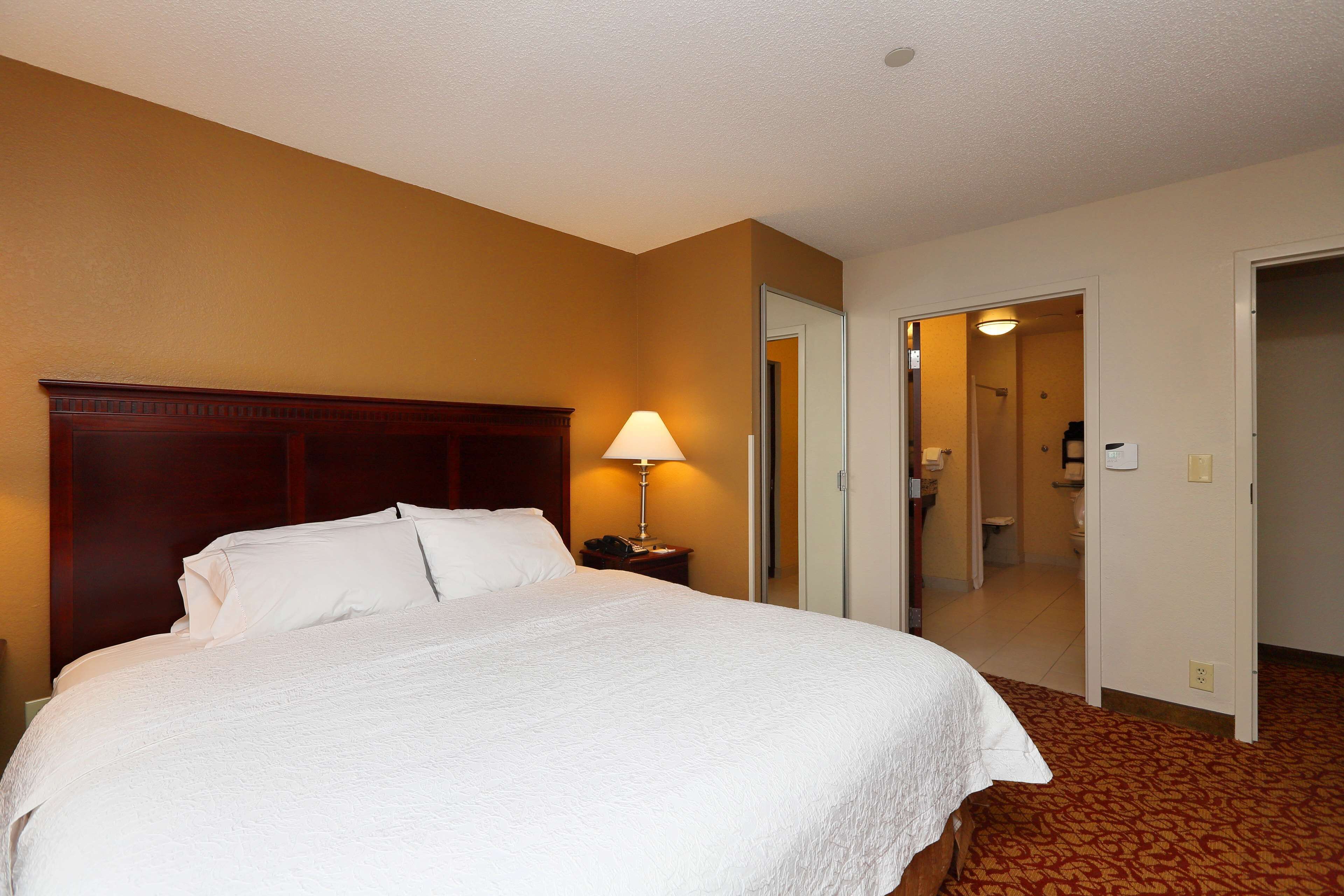 Hampton Inn & Suites Charlottesville-At The University Hampton Inn & Suites Charlottesville-At The University