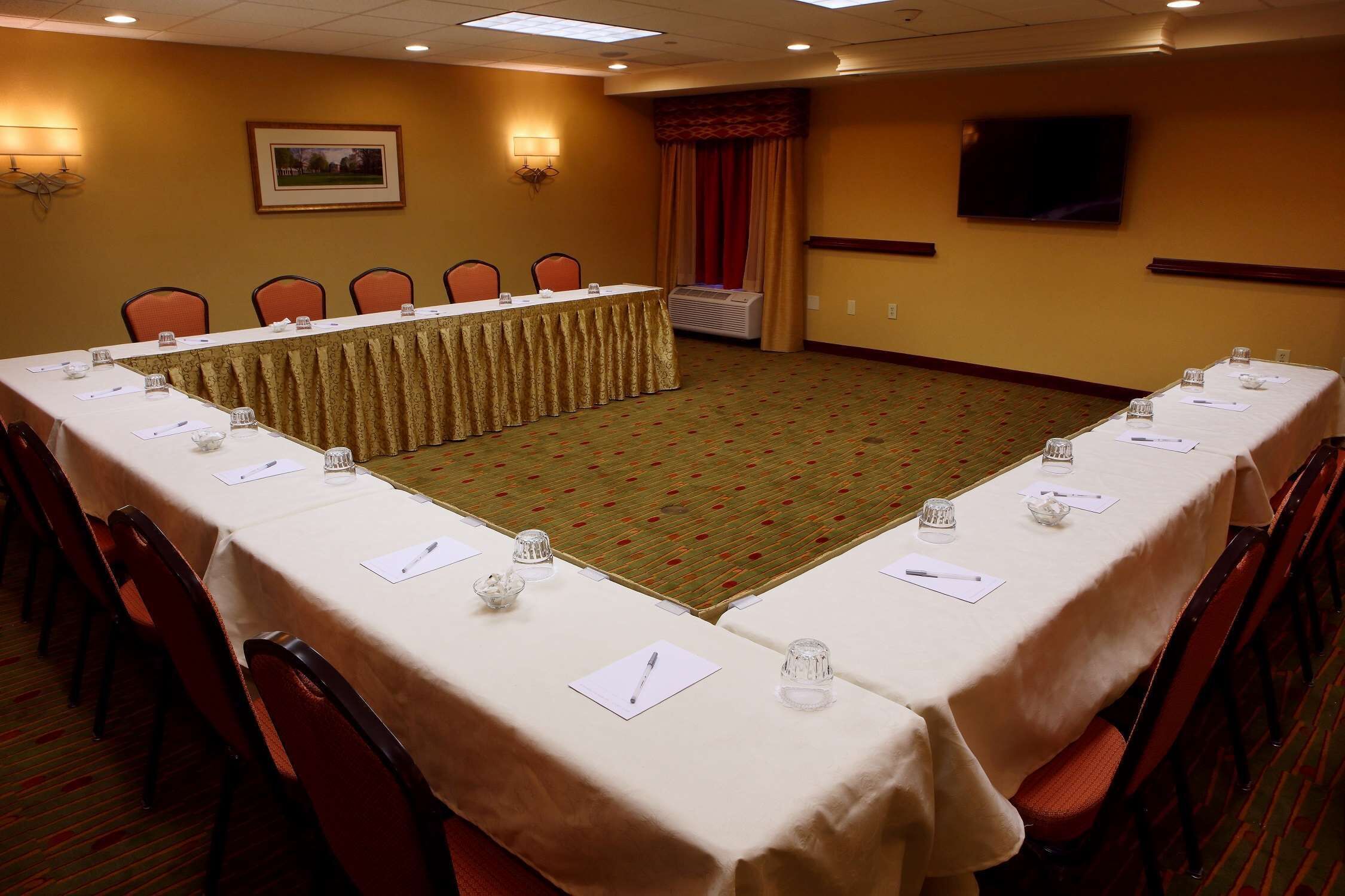 Hampton Inn & Suites Charlottesville-At The University Hampton Inn & Suites Charlottesville-At The University