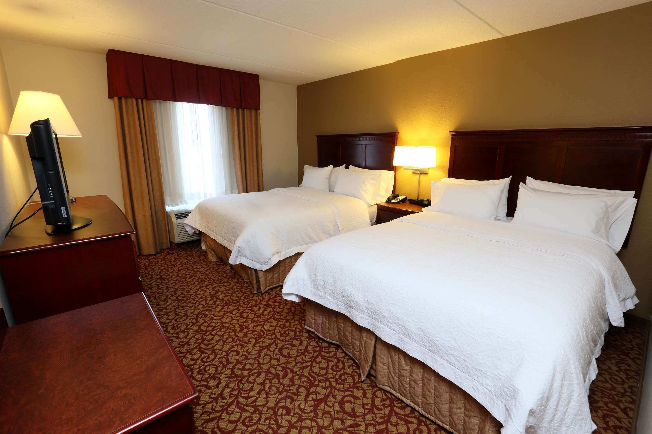 Hampton Inn & Suites Charlottesville-At The University Hampton Inn & Suites Charlottesville-At The University