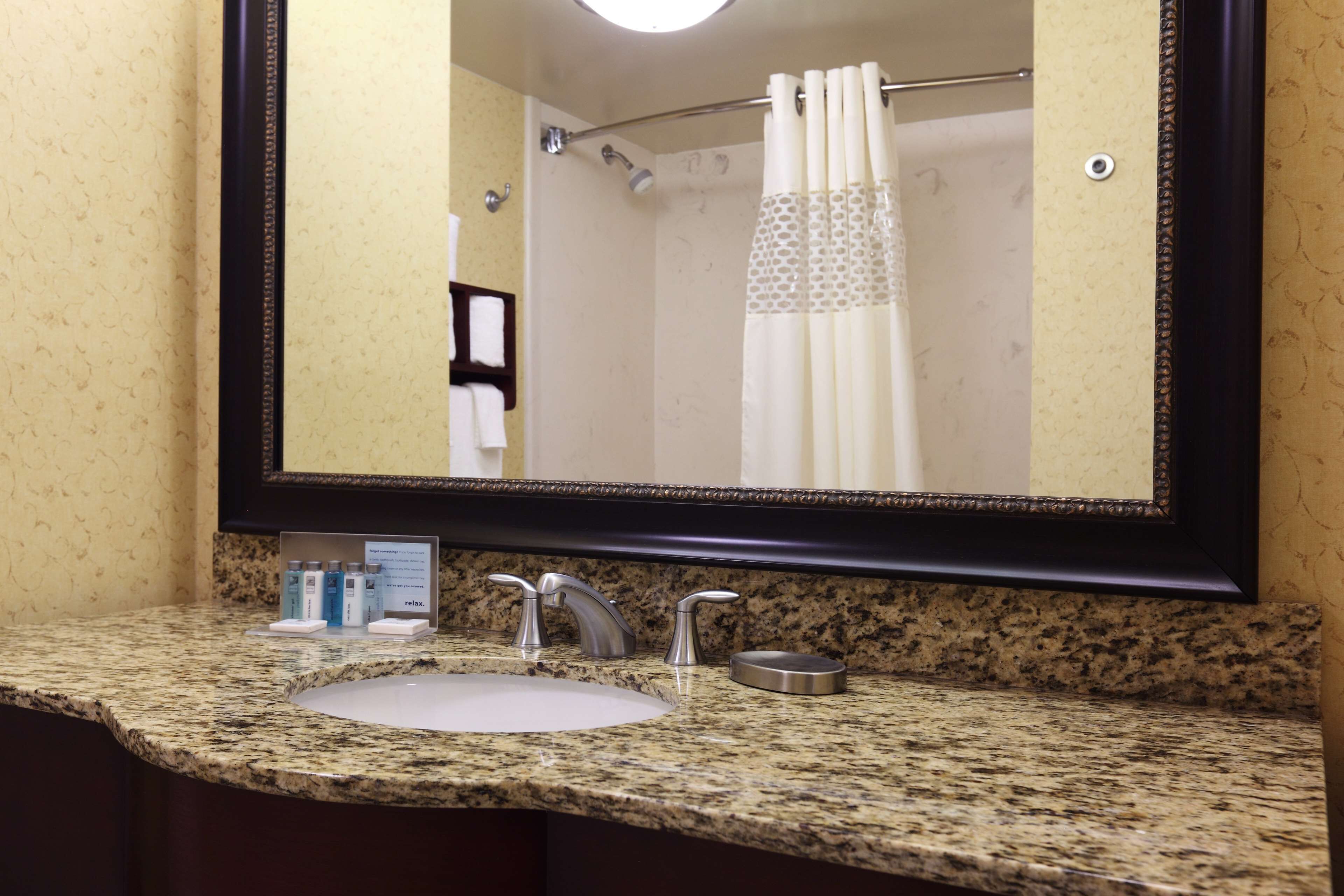 Hampton Inn & Suites Charlottesville-At The University Hampton Inn & Suites Charlottesville-At The University