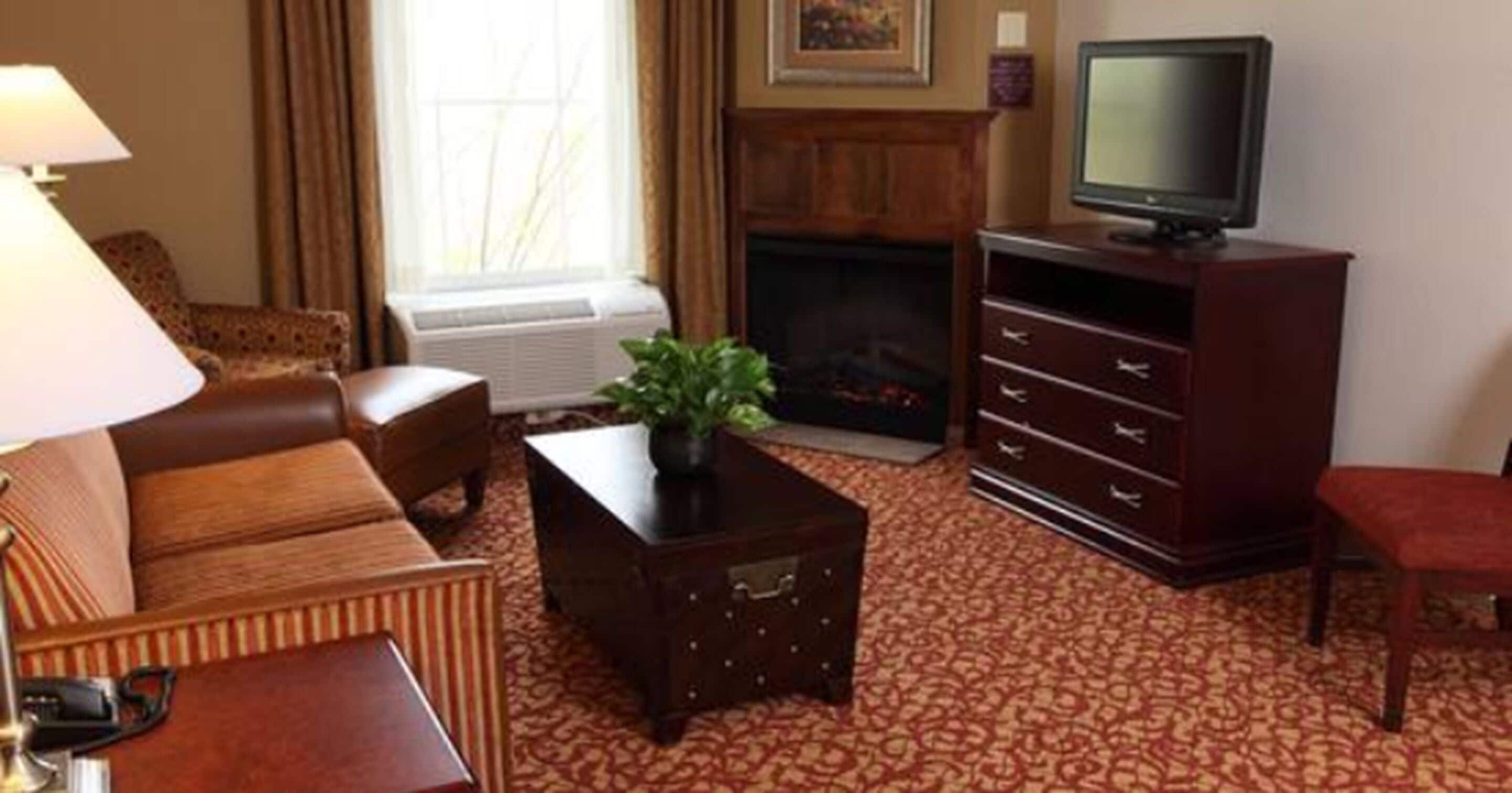 Hampton Inn & Suites Charlottesville-At The University Hampton Inn & Suites Charlottesville-At The University