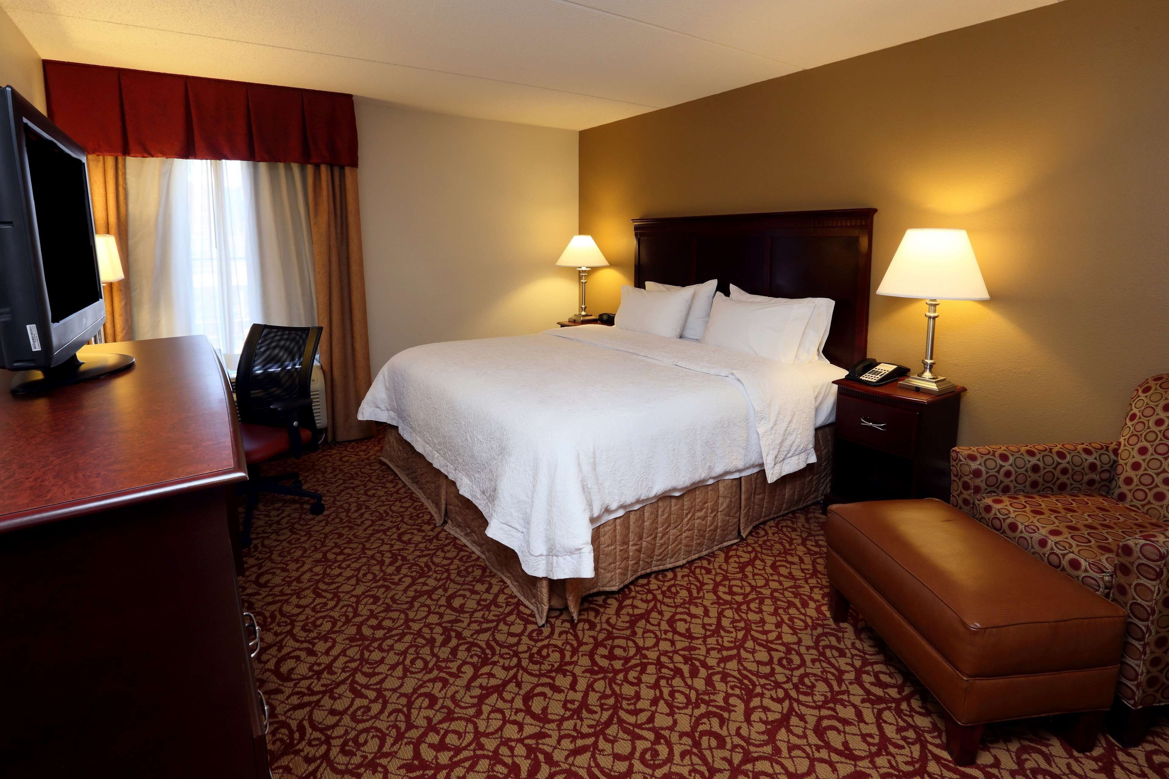 Hampton Inn & Suites Charlottesville-At The University Hampton Inn & Suites Charlottesville-At The University